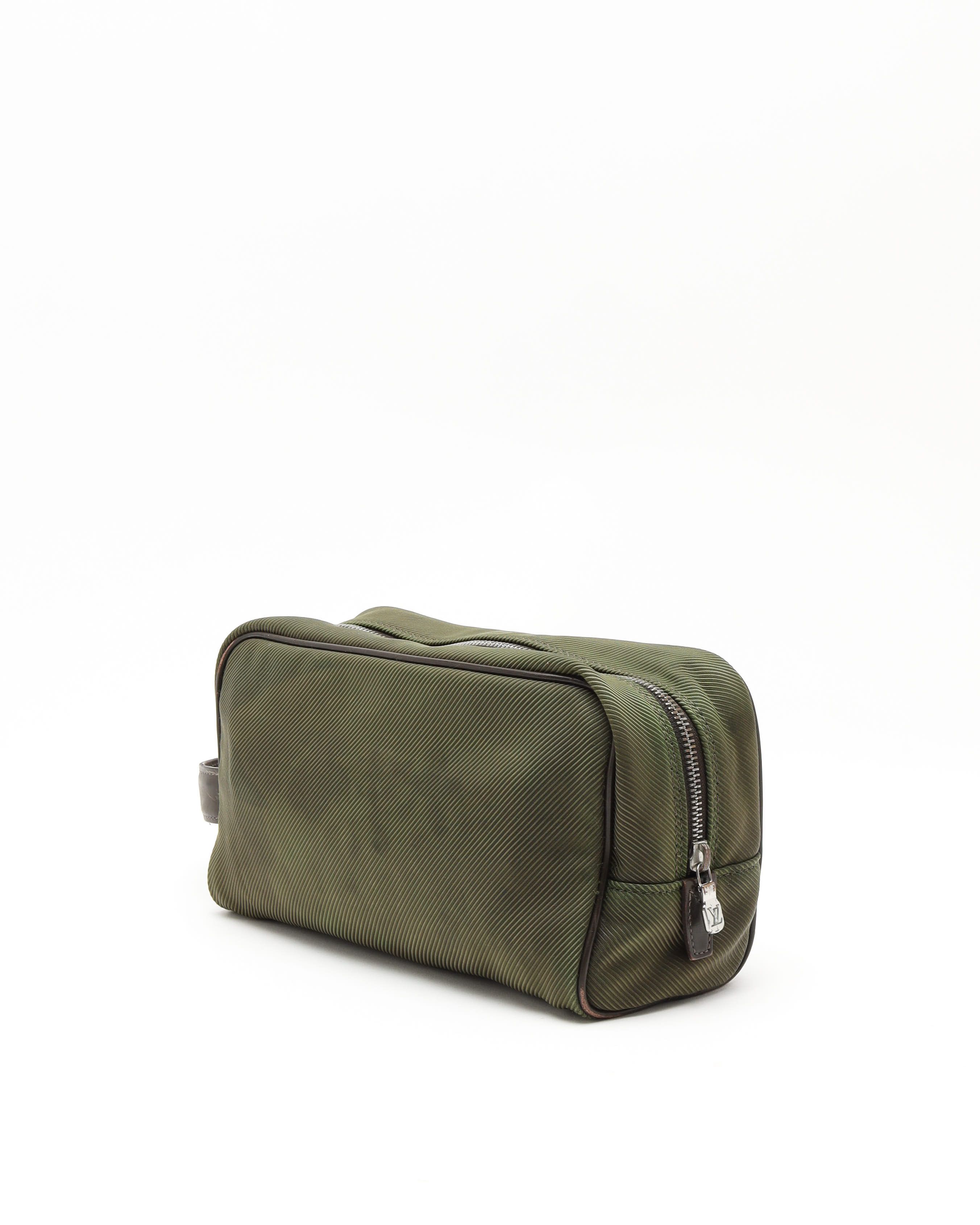Pre-owned Louis Vuitton Toilet Pouch In Green