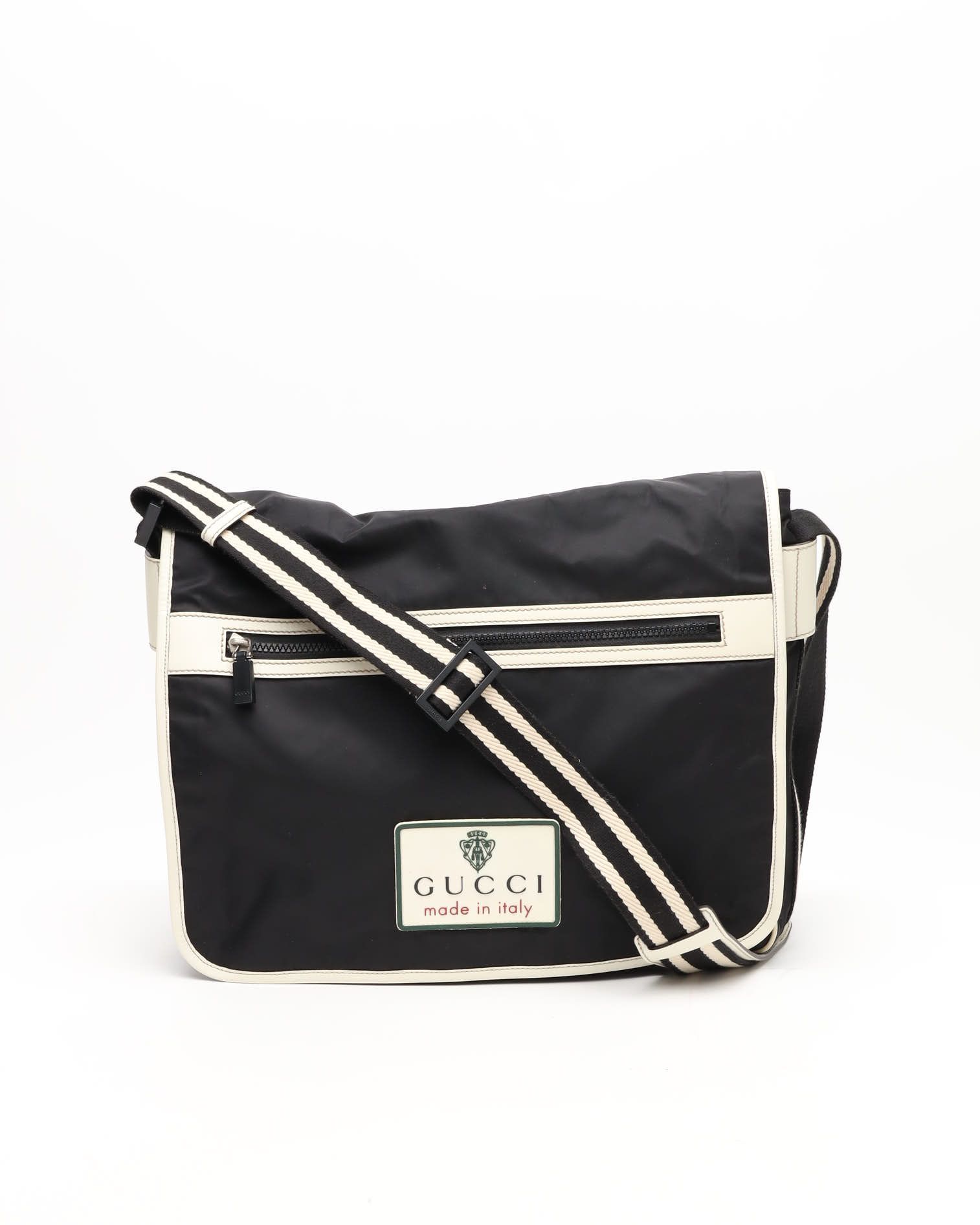 Gucci Messenger Bag In Black