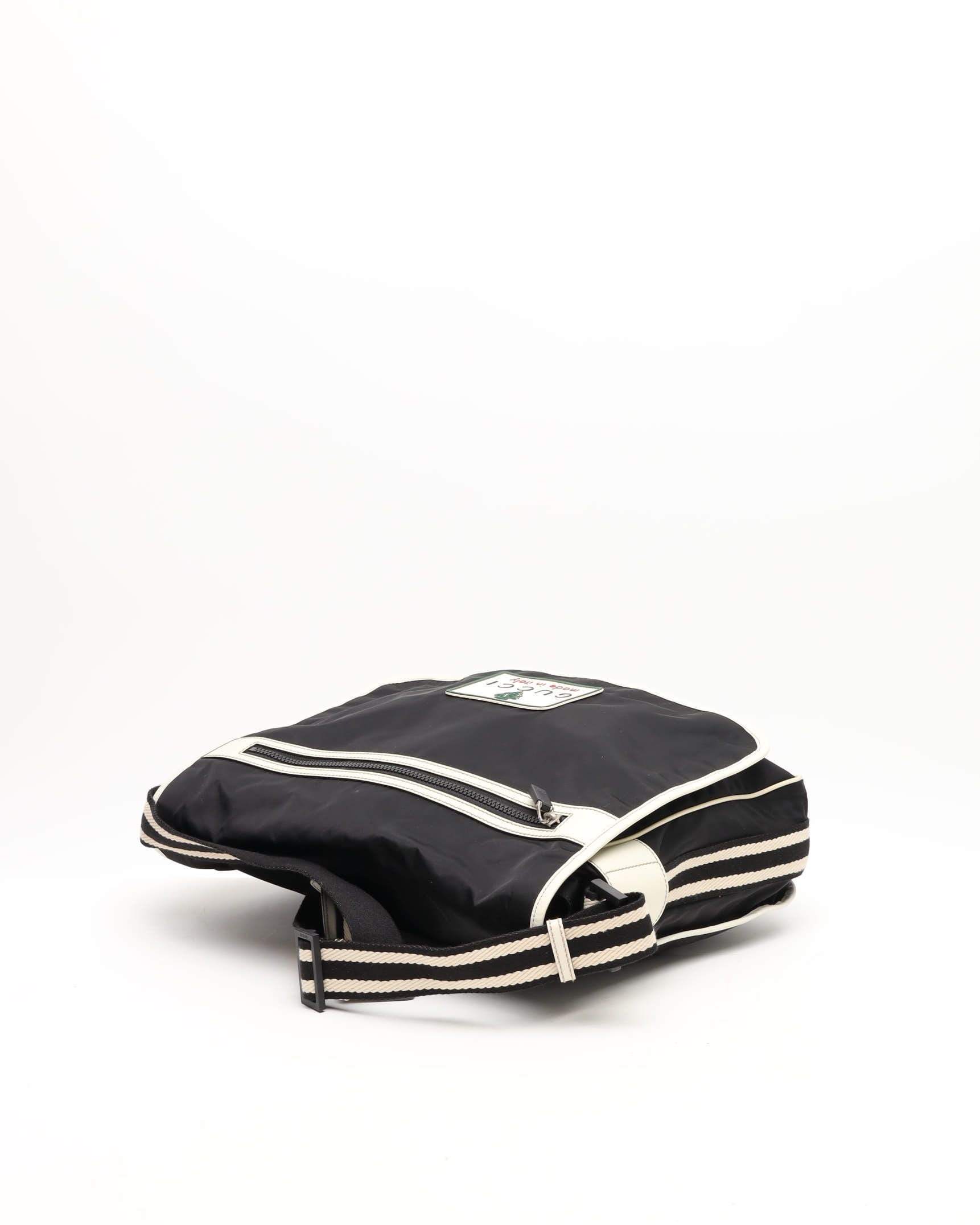 Gucci Messenger Bag In Black