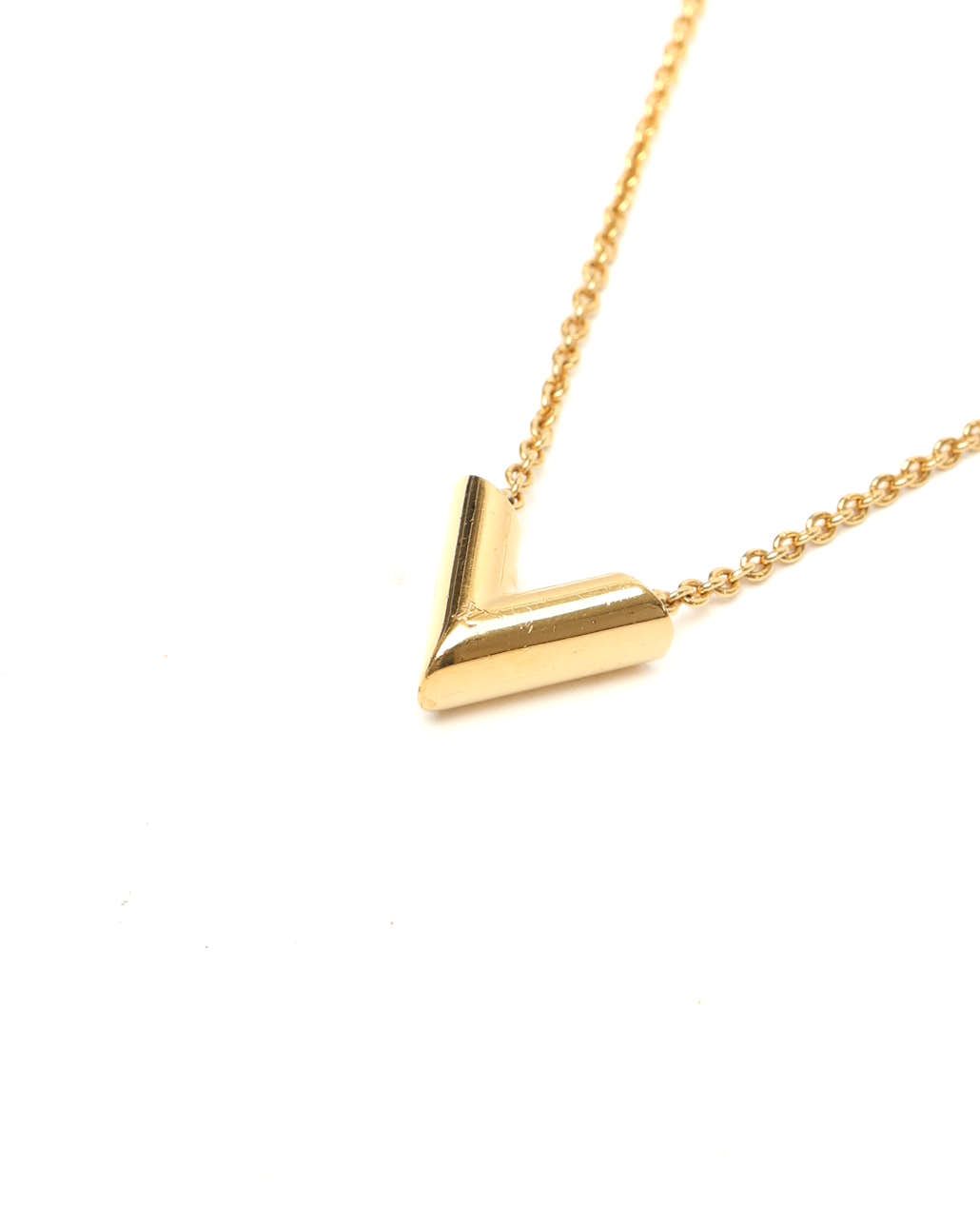 Pre-owned Louis Vuitton Essential V Necklace In Gold