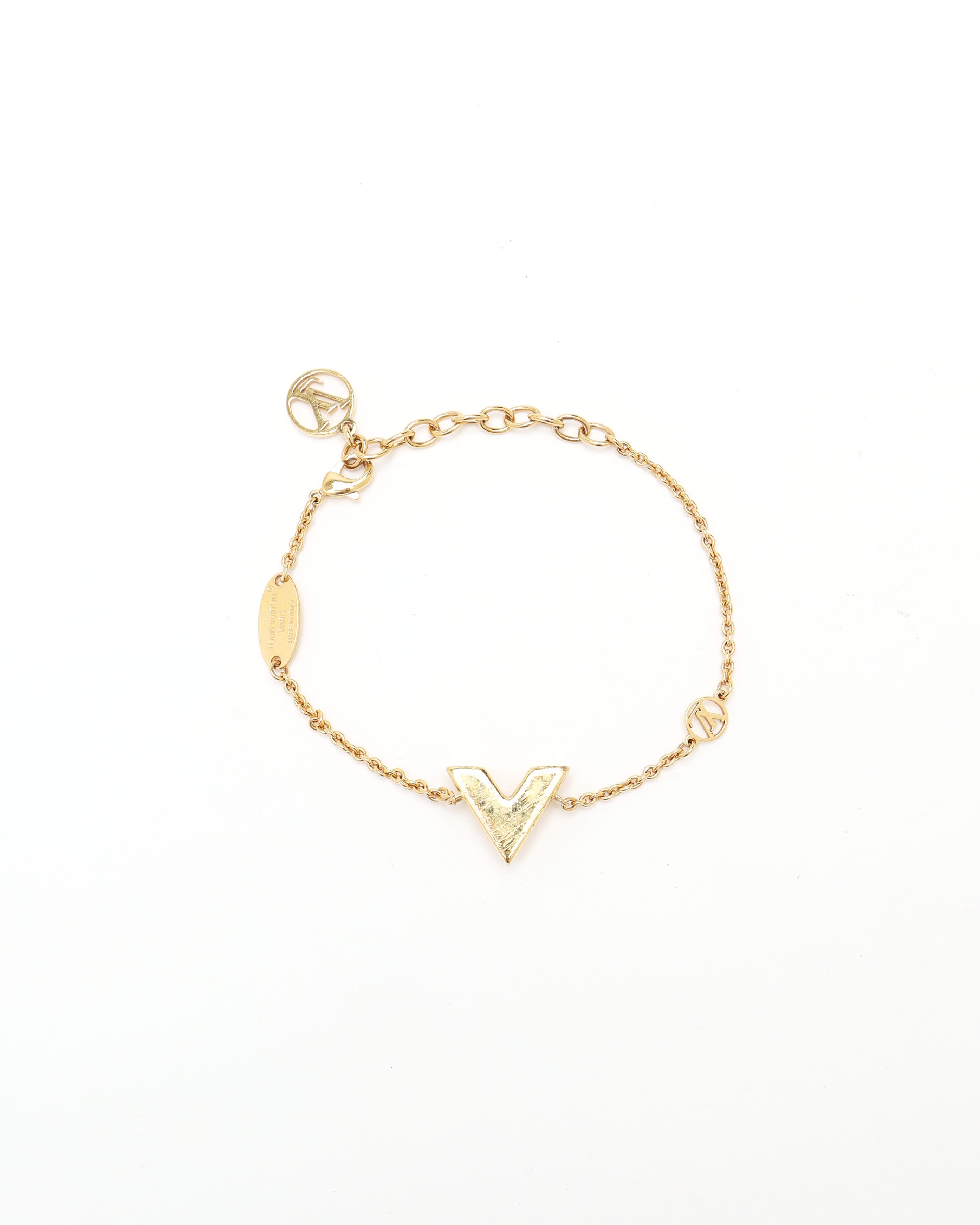 Pre-owned Louis Vuitton Essential V Bracelet In Gold