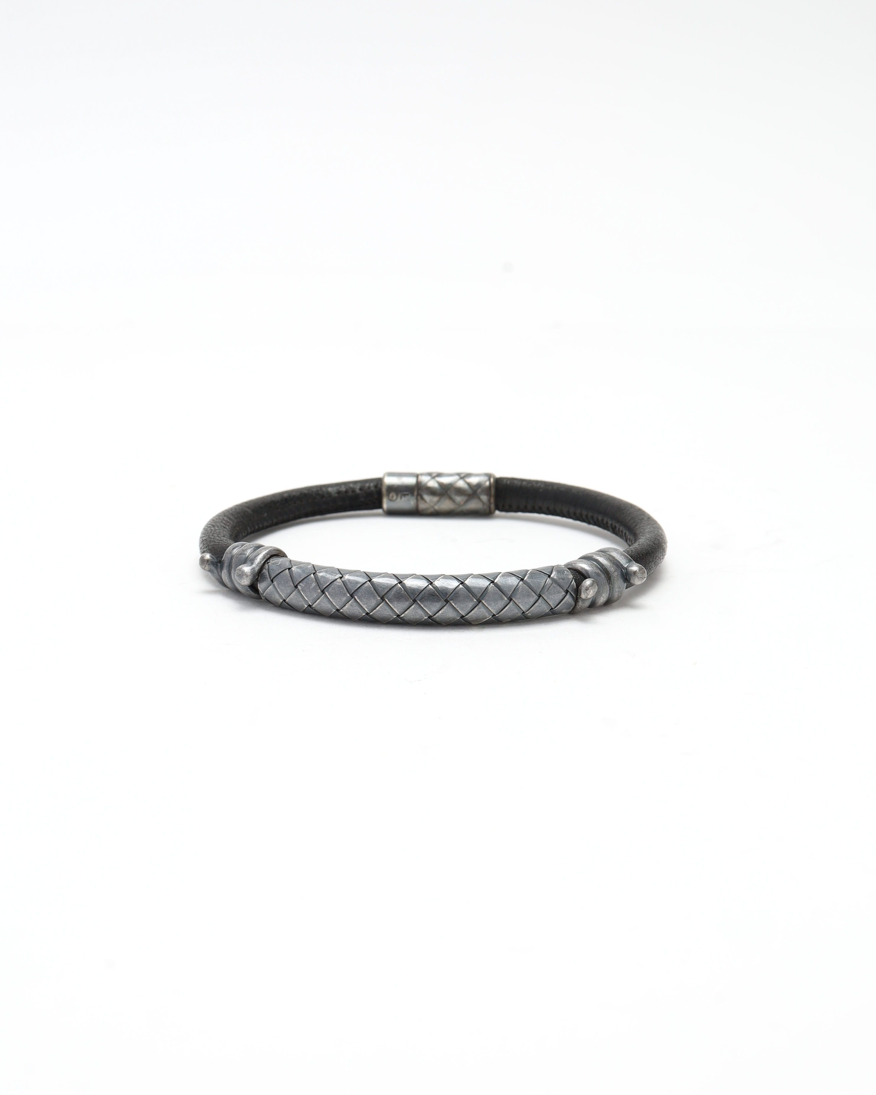 Bottega Veneta Intrecciato Leather Bracelet In Black