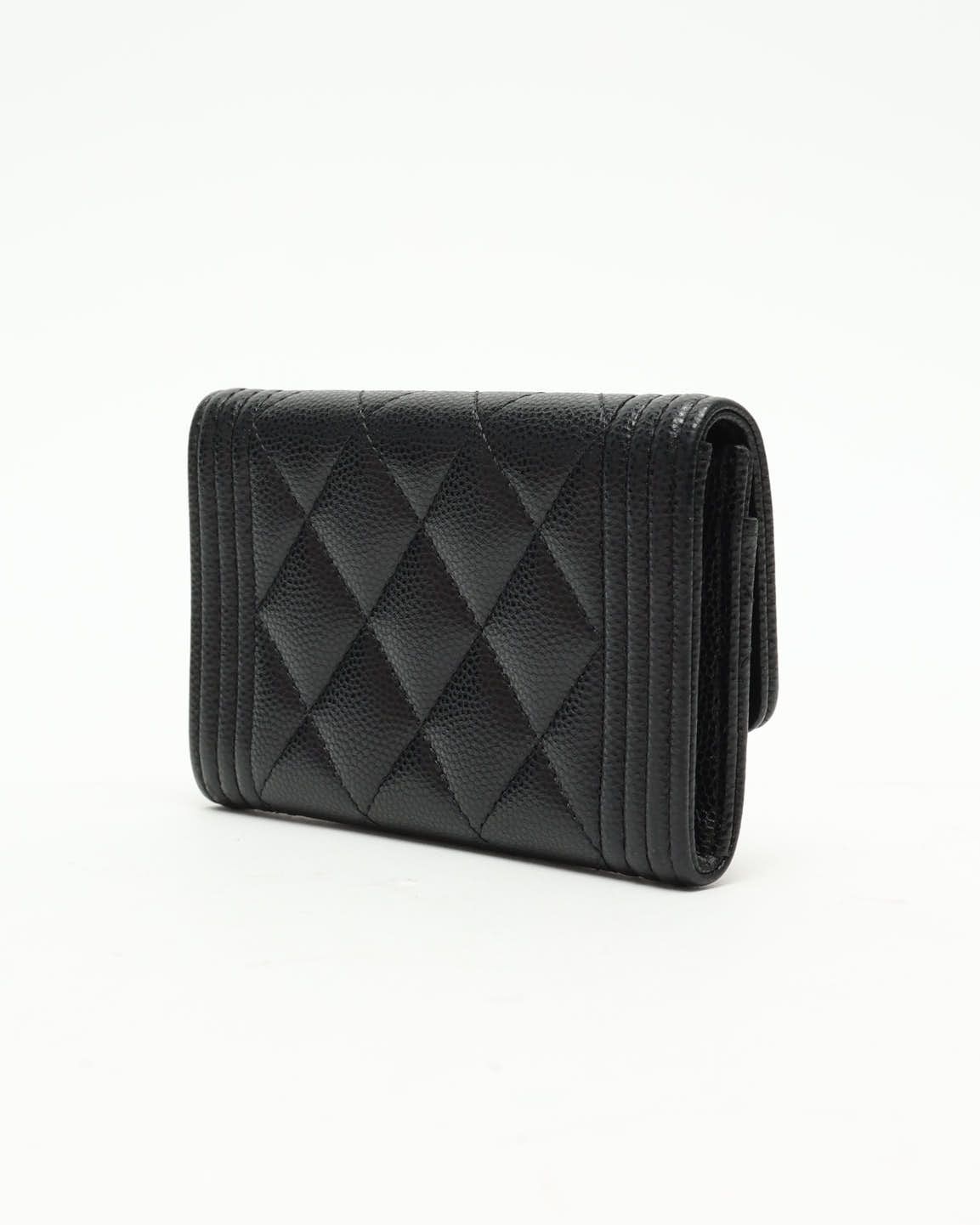 Pre-owned Chanel Boy Flap Card Holder In Black