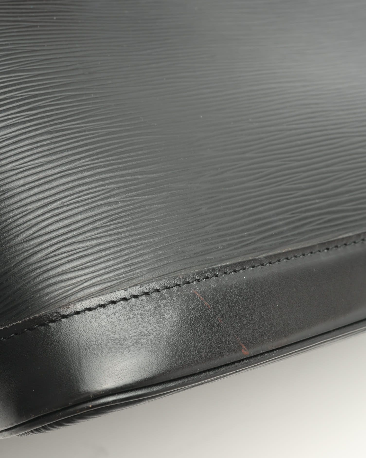 Pre-owned Louis Vuitton Epi Alma Pm In Black