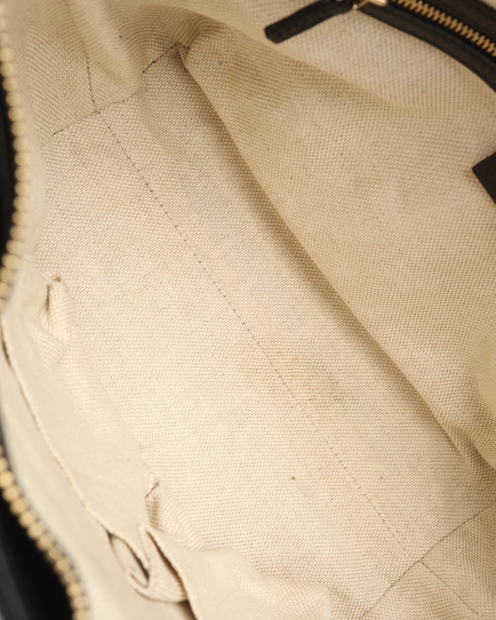 Gucci Gg Soho Handbag In Black