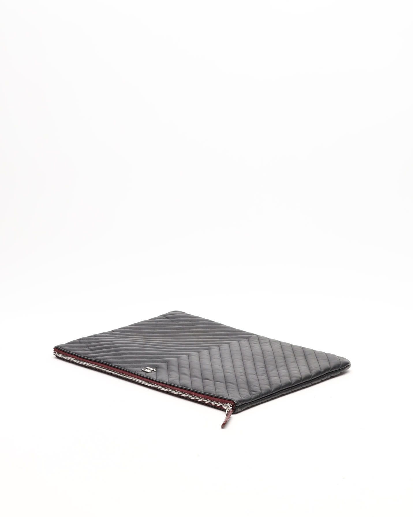 CHANEL Pre-owned Chevron Quilted Clutch Bag In Black