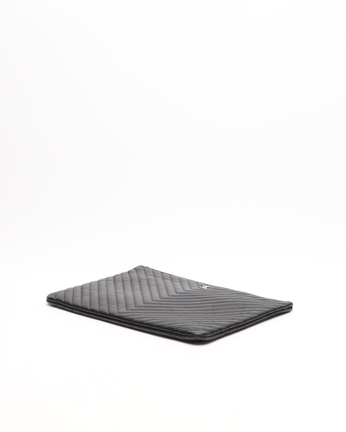 CHANEL Pre-owned Chevron Quilted Clutch Bag In Black