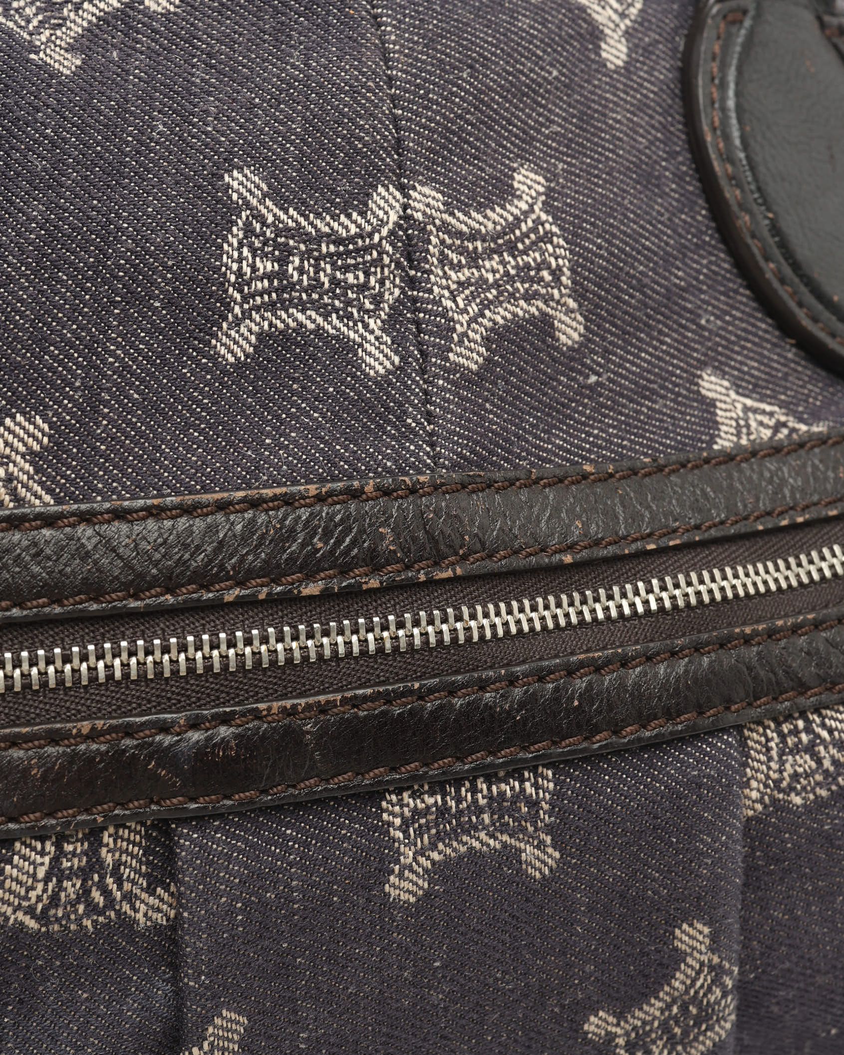 Celine Céline Triomphe Shoulder Bag In Blue