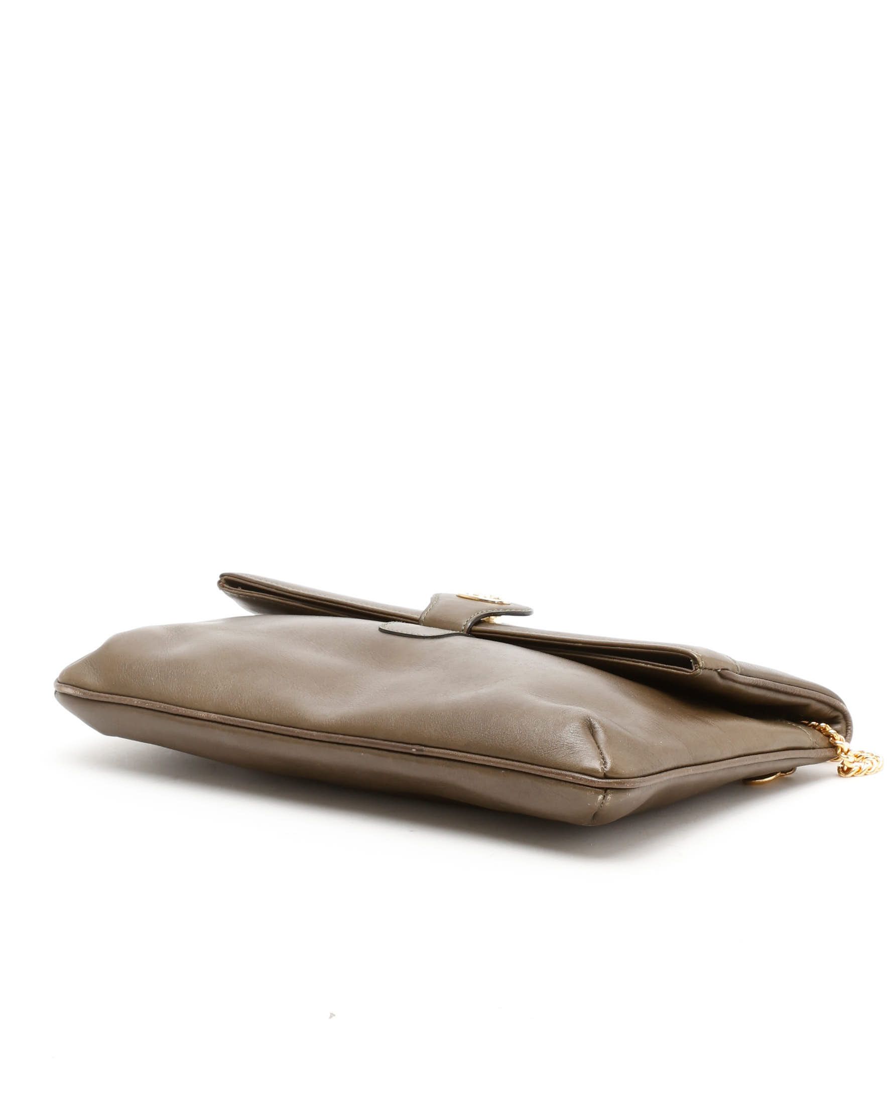 Celine Céline Triomphe Chain Clutch Bag In Brown