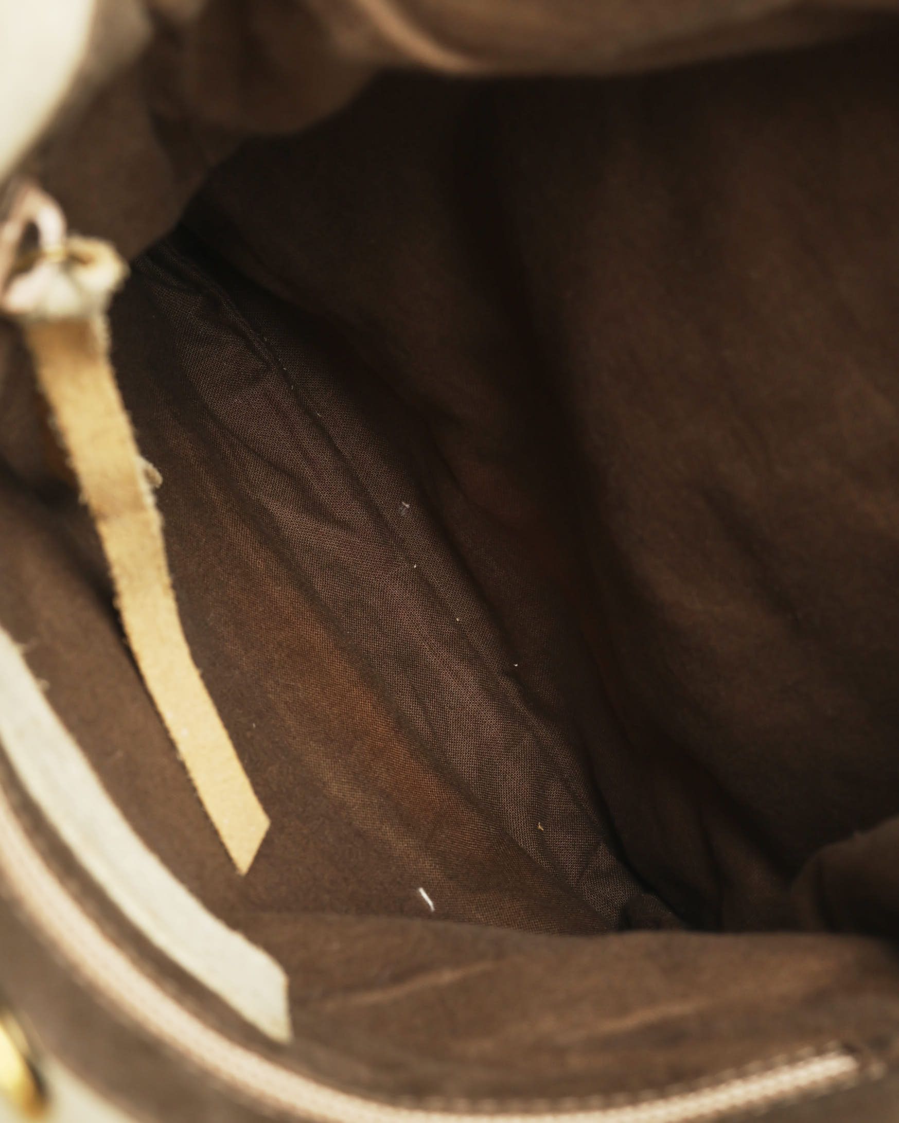 Saint Laurent Logo Shoulder Bag In Neutral