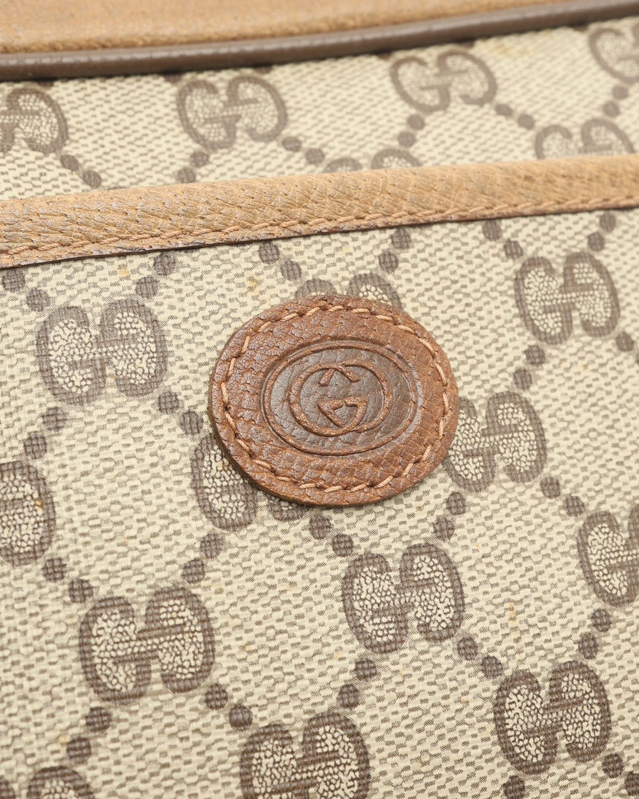 Gucci Gg Supreme Ophidia Pouch In Brown