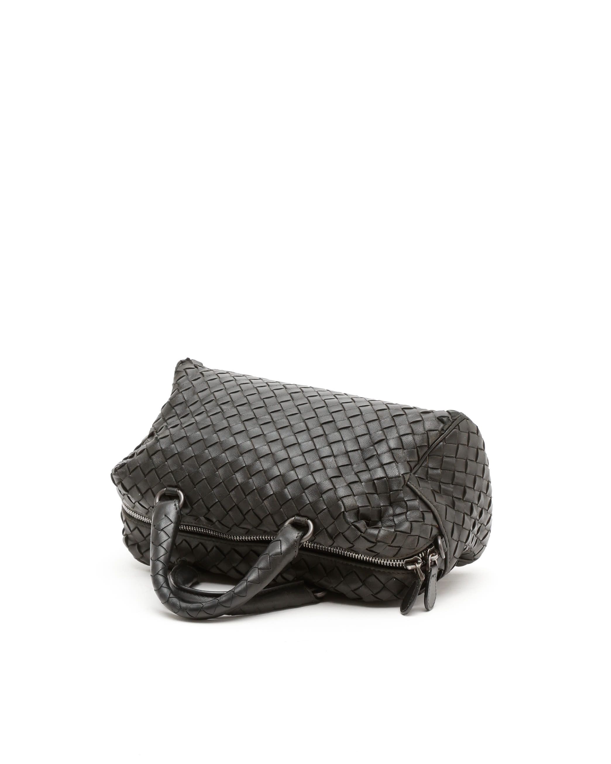 Bottega Veneta Intrecciato Handbag In Black