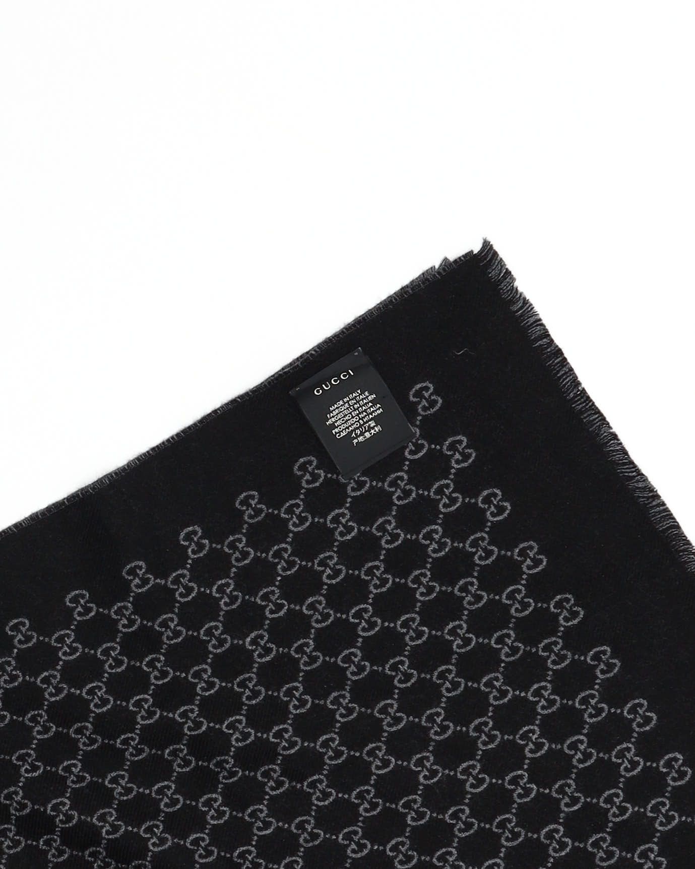 Gucci Gg Wool Scarf In Black