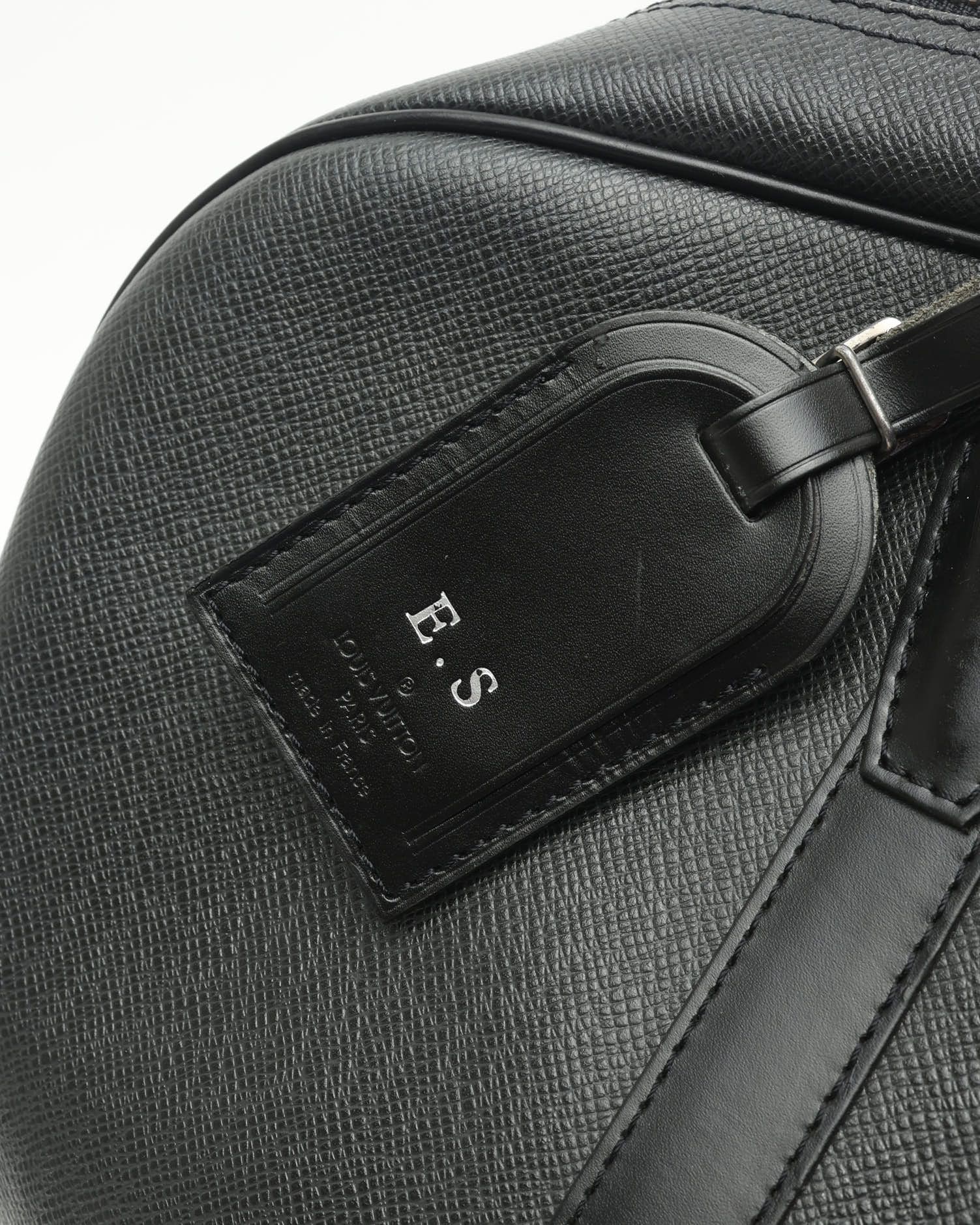 LOUIS VUITTON Pre-owned Taiga Kendall Pm Weekend Bag In Black