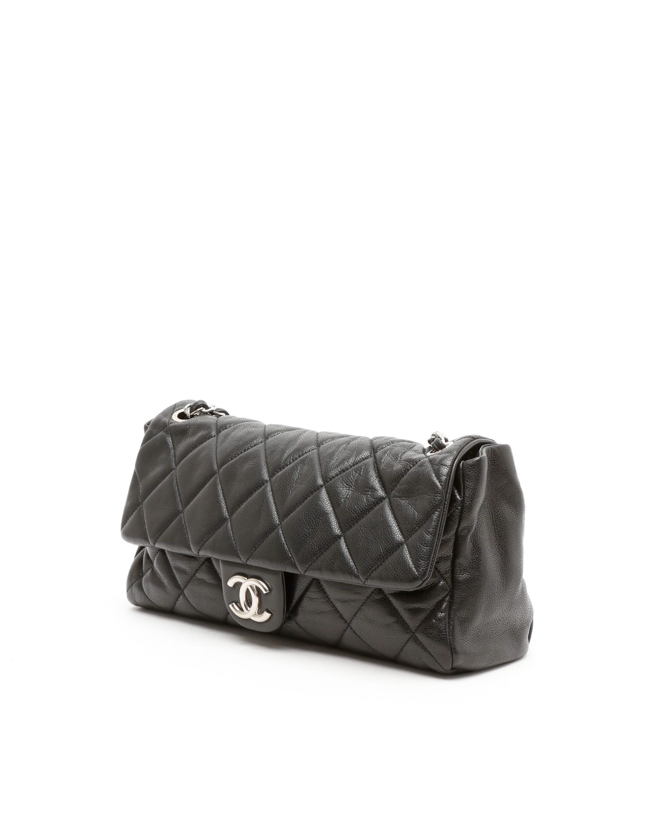 CHANEL Pre-owned Caviar Jumbo Easy Flap Bag In Black