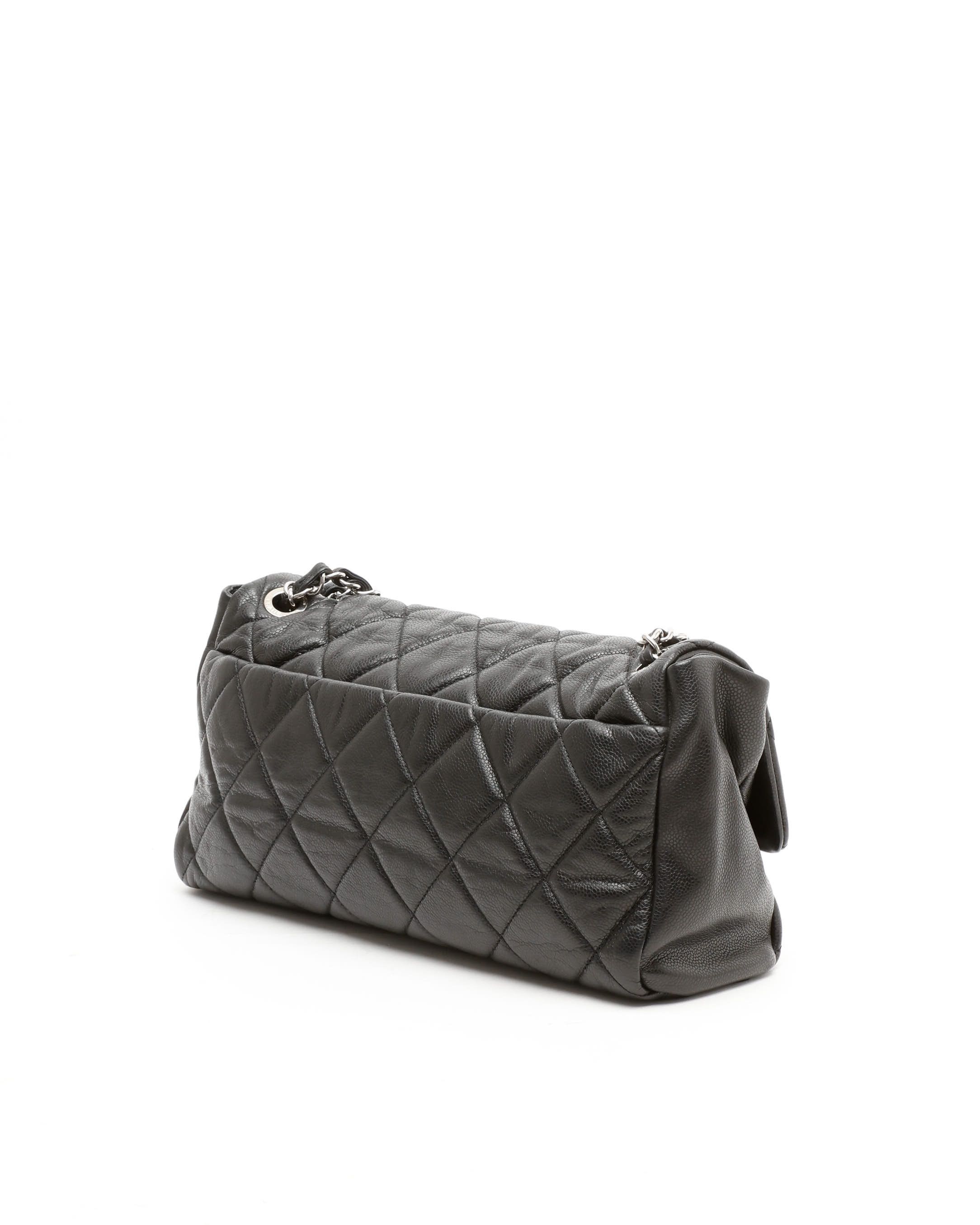 CHANEL Pre-owned Caviar Jumbo Easy Flap Bag In Black