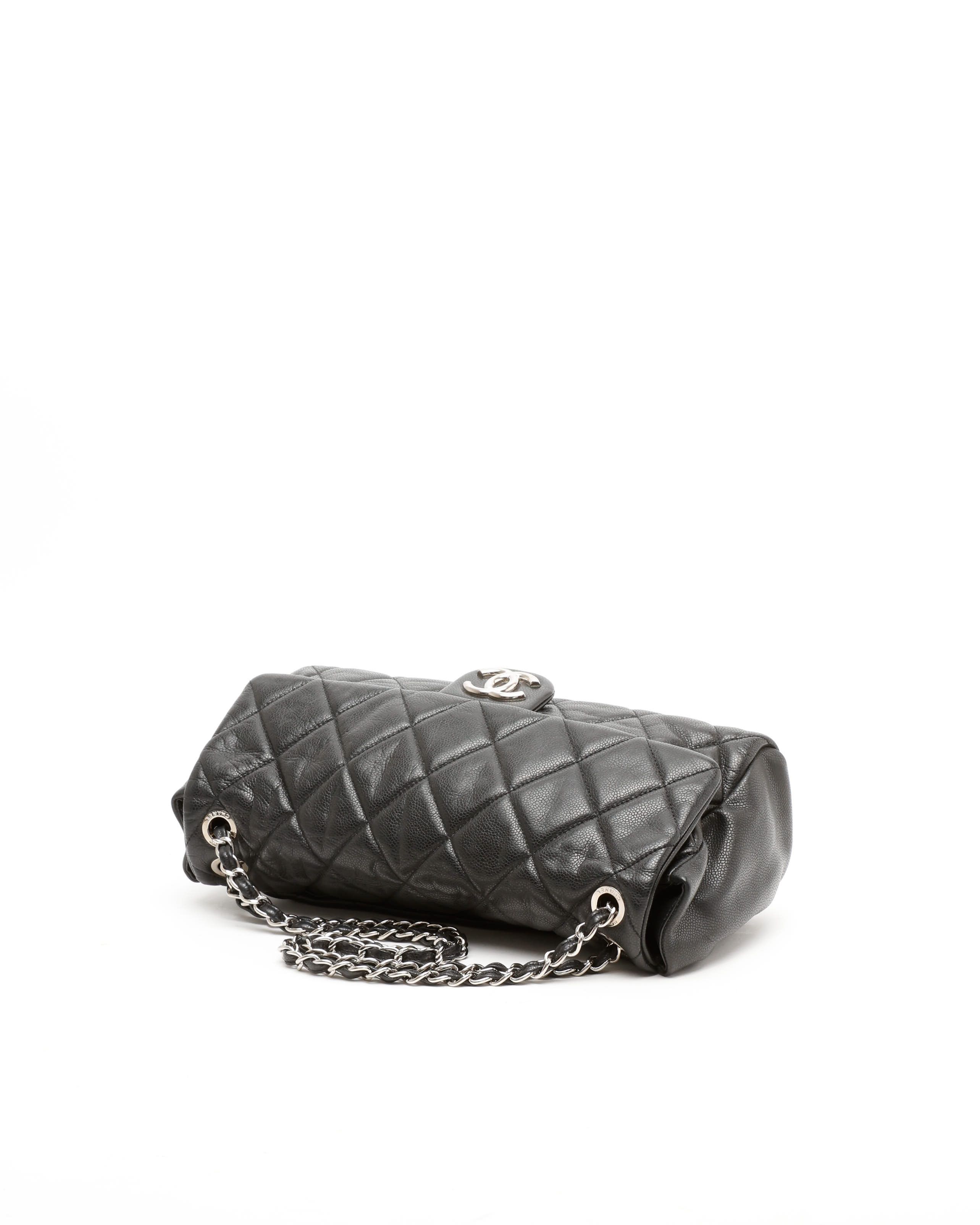 CHANEL Pre-owned Caviar Jumbo Easy Flap Bag In Black