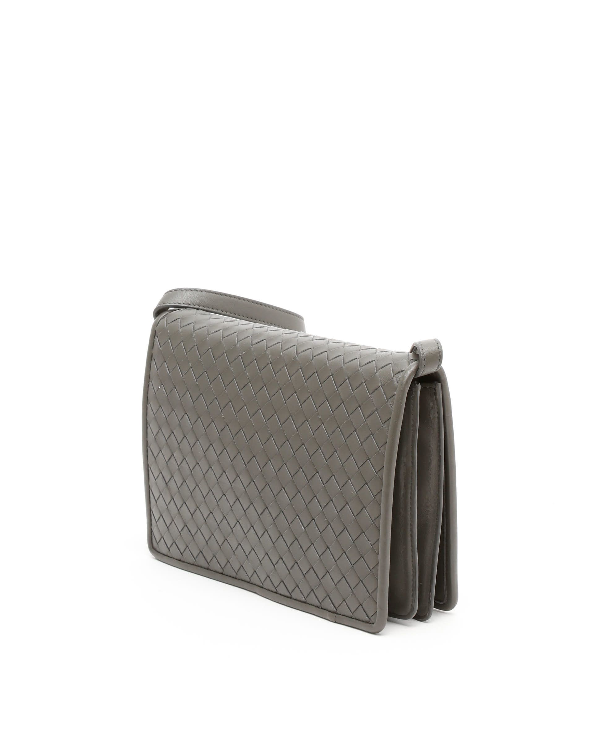 Bottega Veneta Intrecciato Flap Bag In Gray