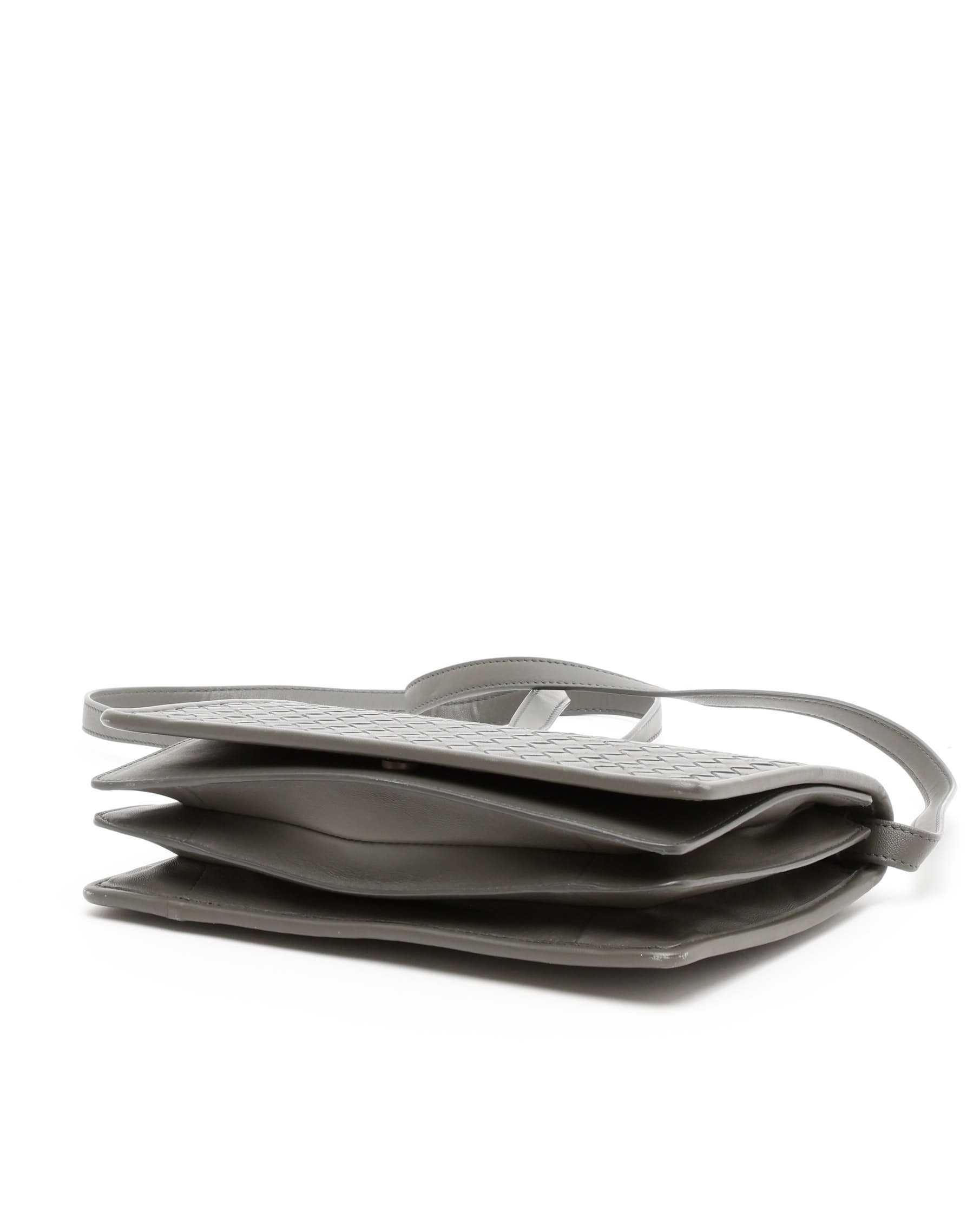 Bottega Veneta Intrecciato Flap Bag In Gray