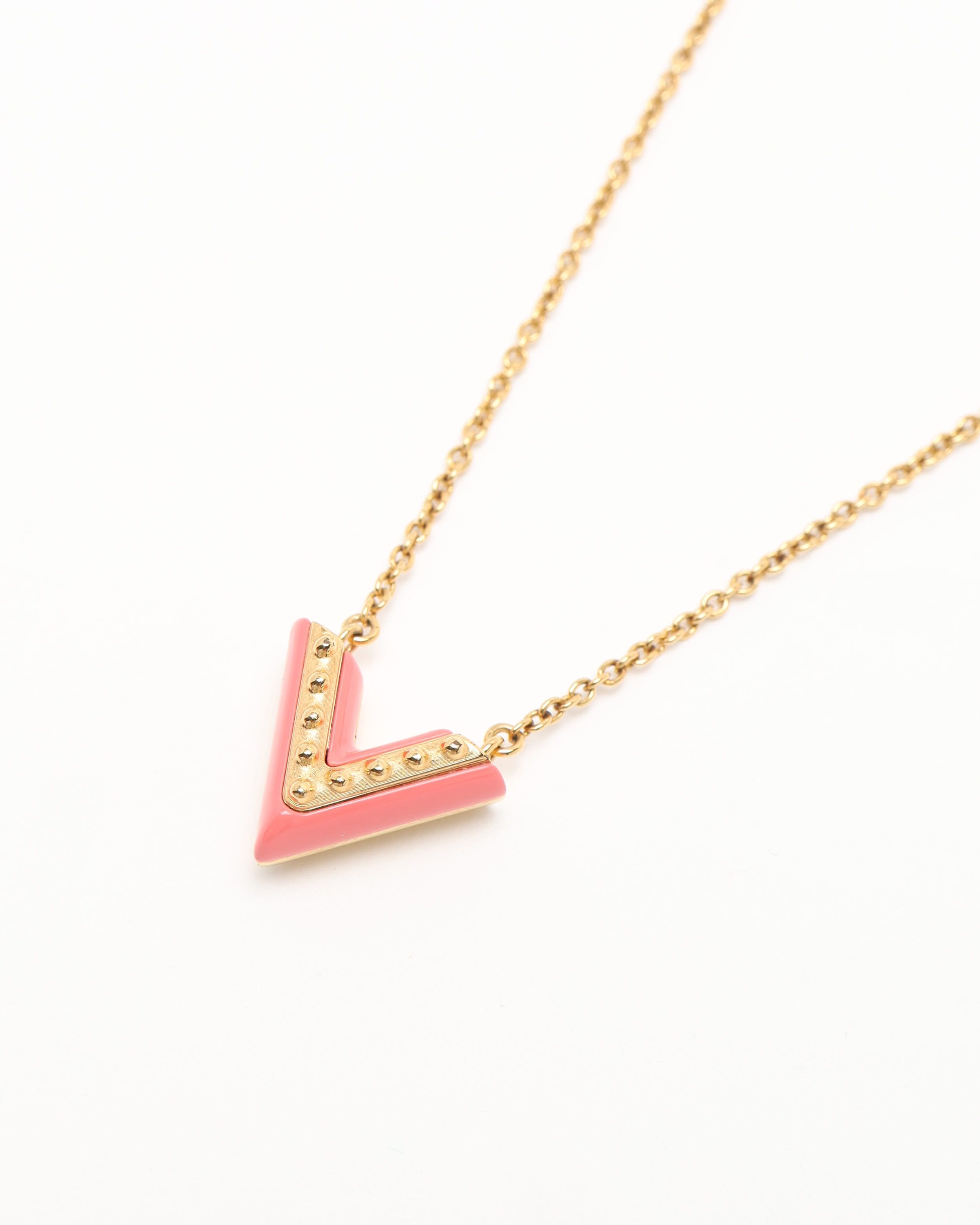 Pre-owned Louis Vuitton Essential V Necklace In Gold