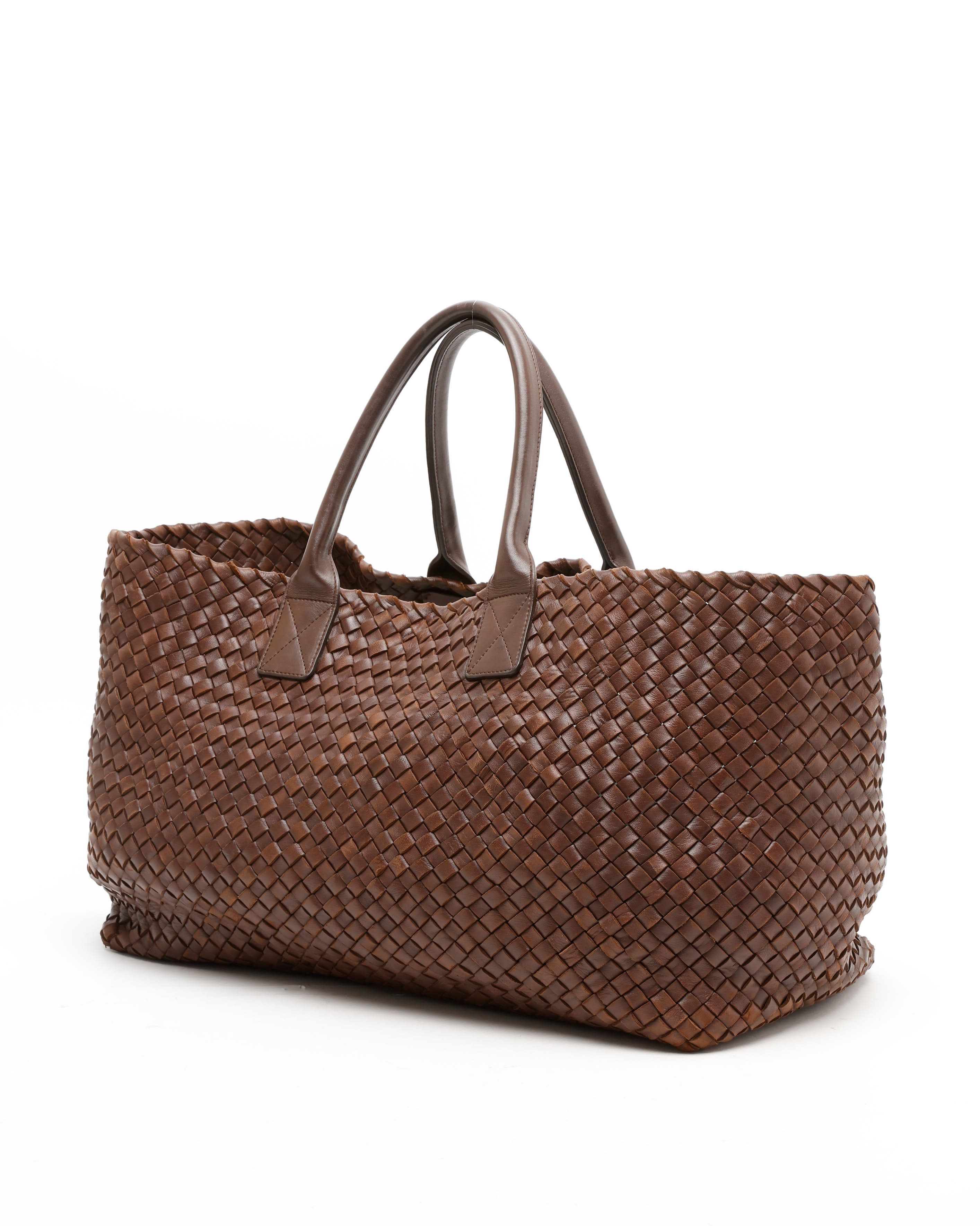 Bottega Veneta Intrecciato Cabat Gm Tote Bag In Brown