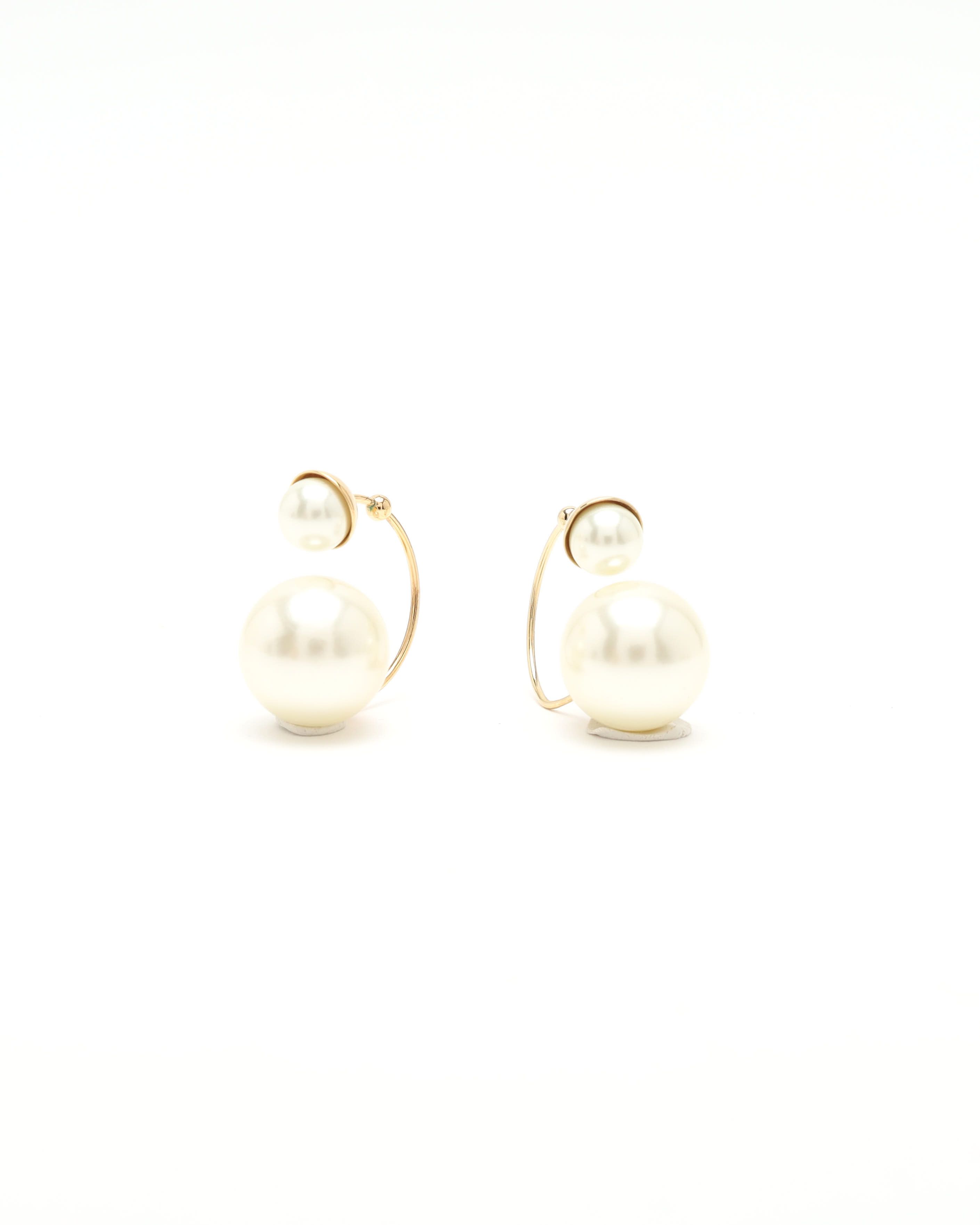 Dior Christian Pearl Tribales Earrings In Gold