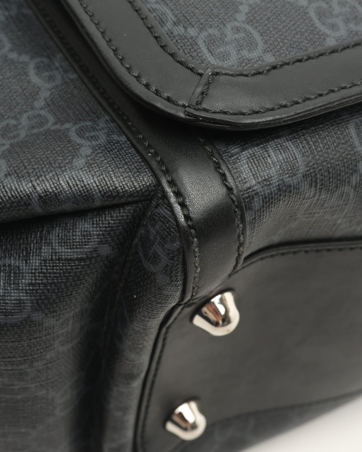 Gucci Gg Supreme Diaper Bag In Black