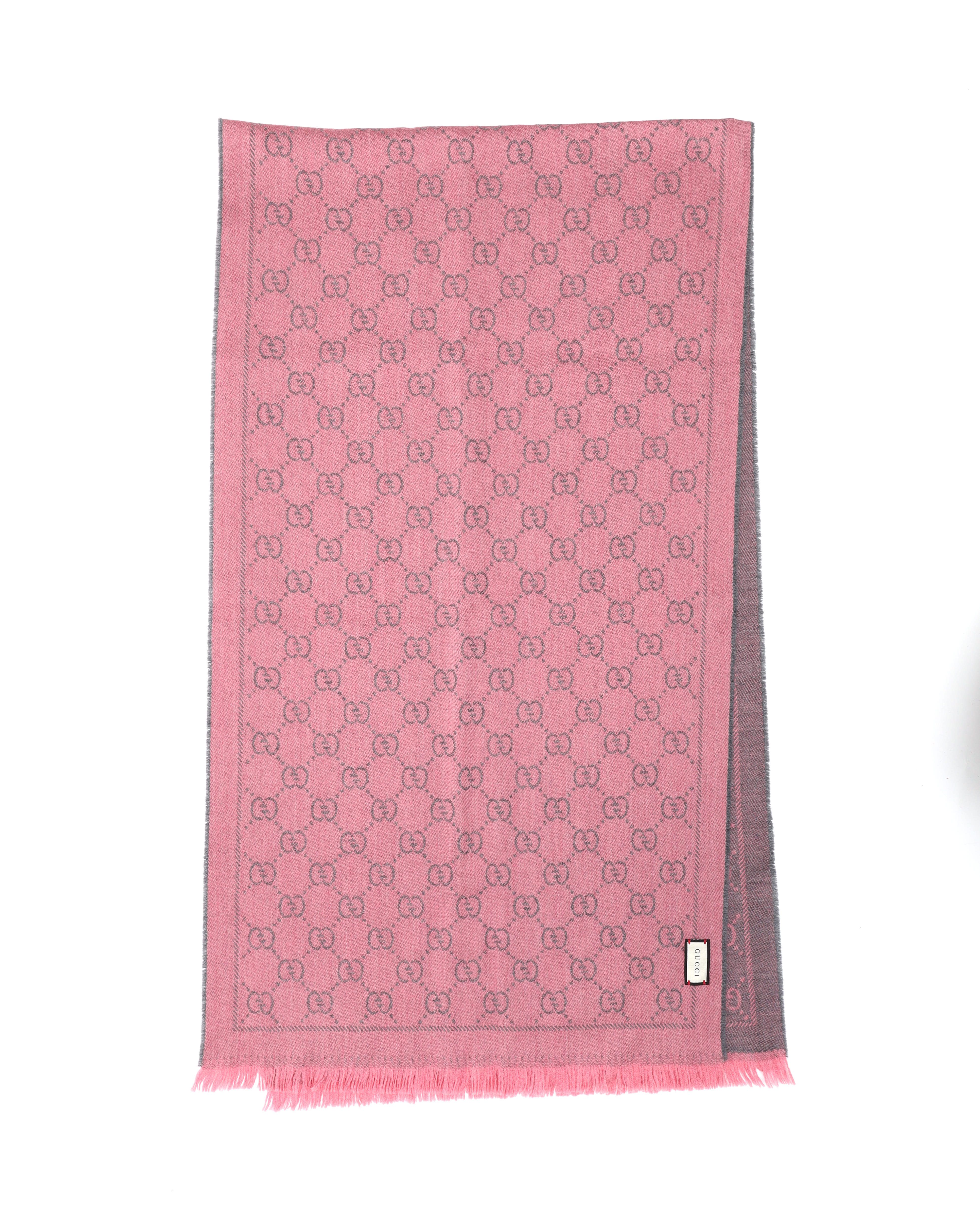 Gucci Gg Wool Scarf In Pink