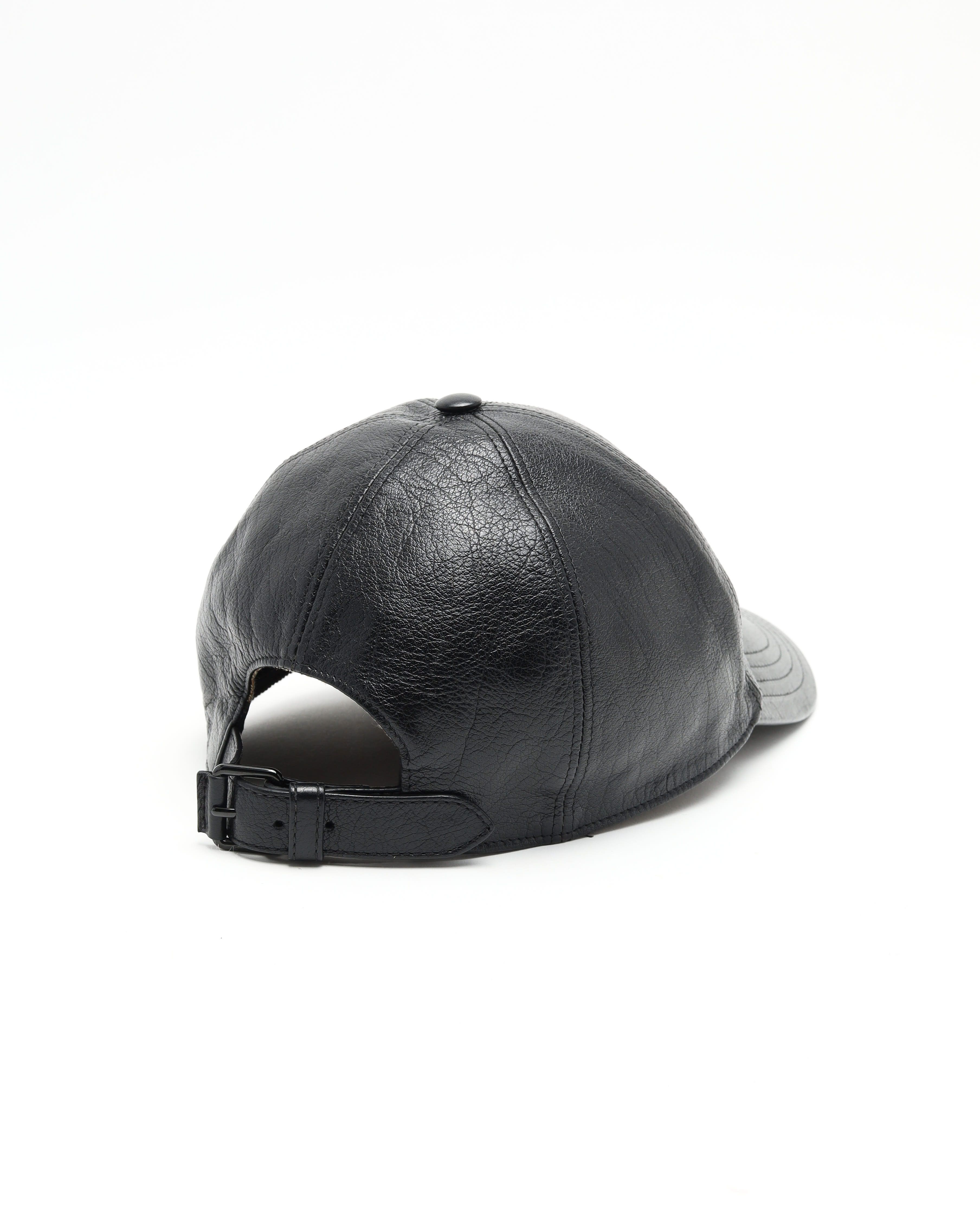Gucci Gg Leather Cap In Black