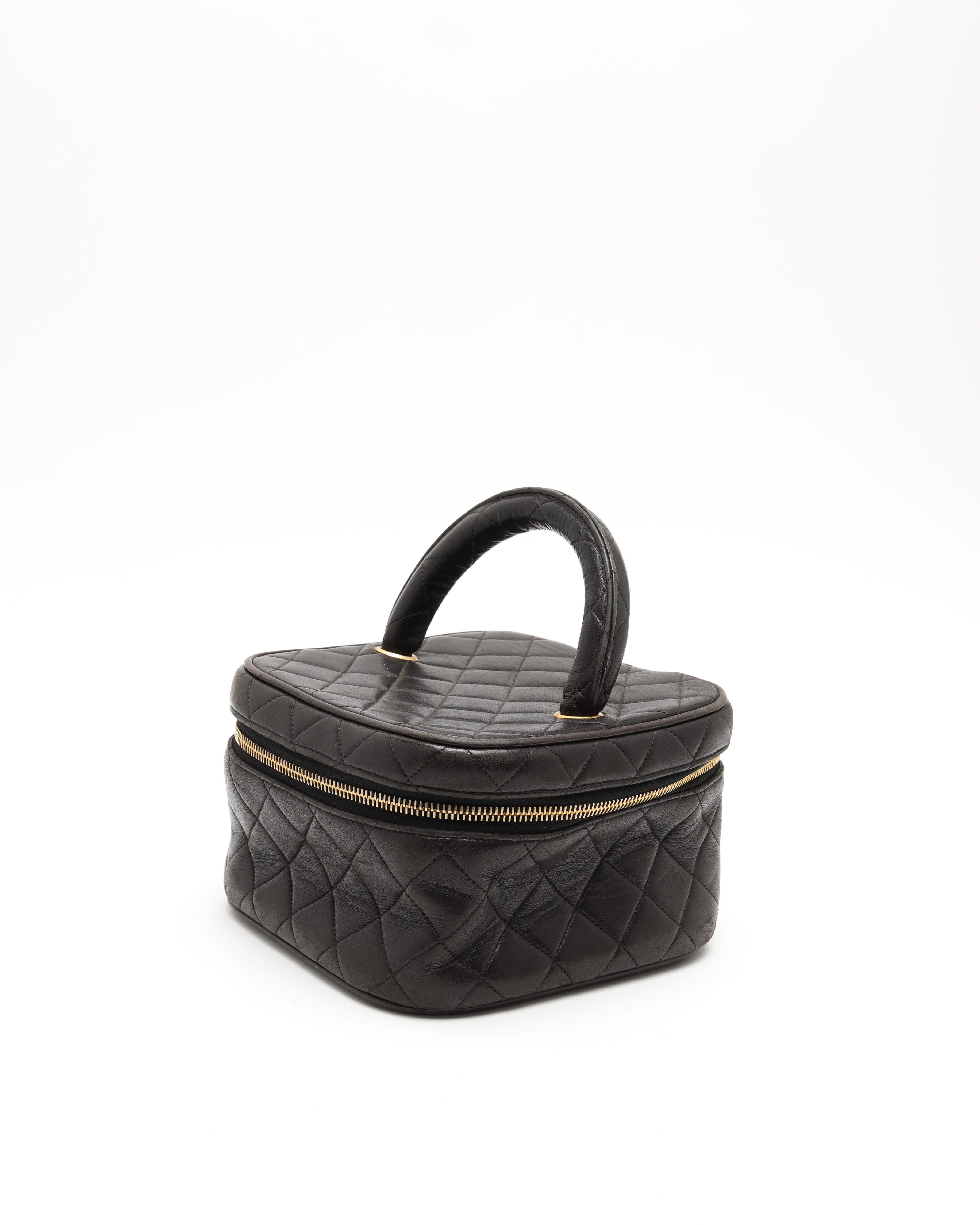 CHANEL Pre-owned Lambskin Vanity Case In Black