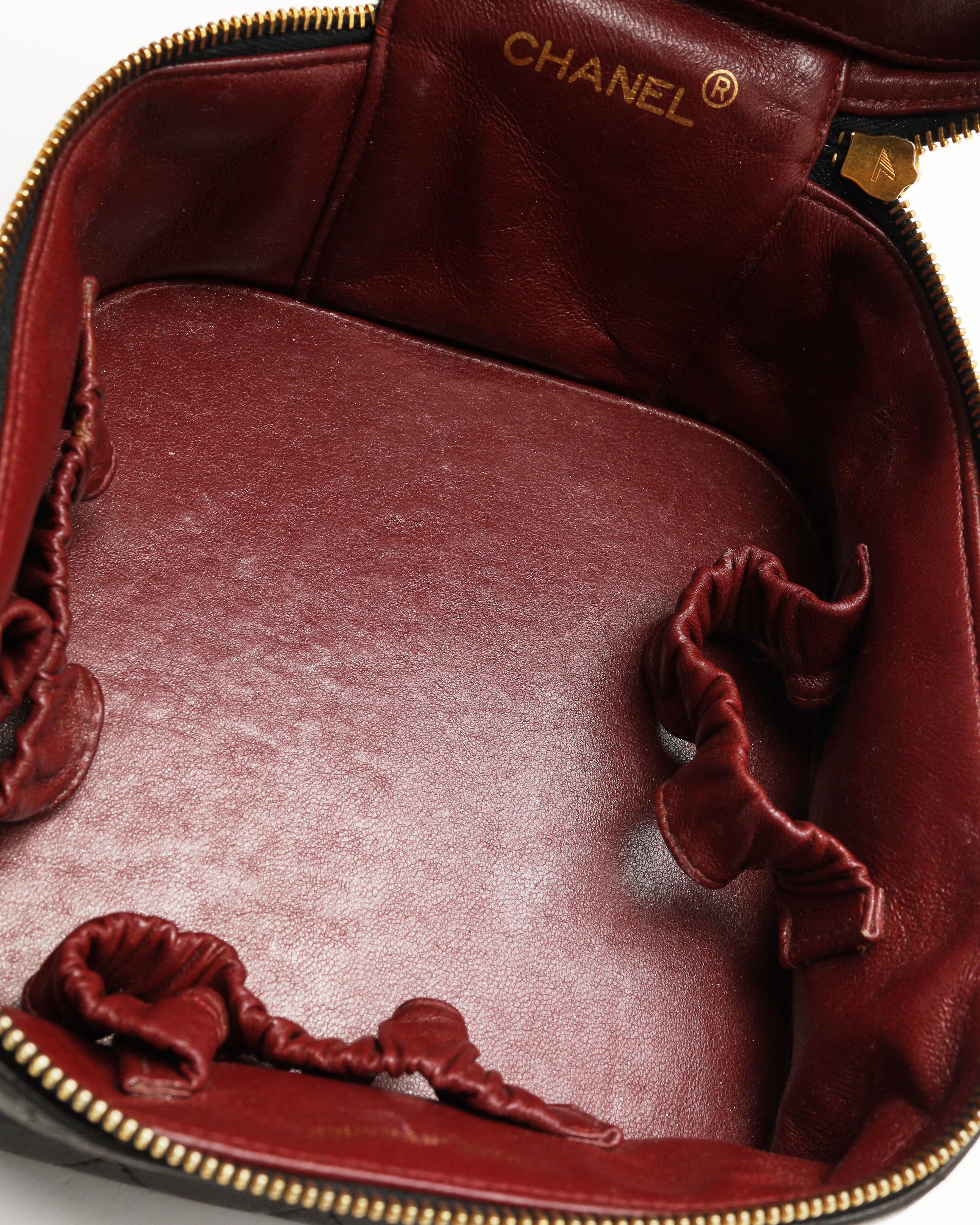 CHANEL Pre-owned Lambskin Vanity Case In Black