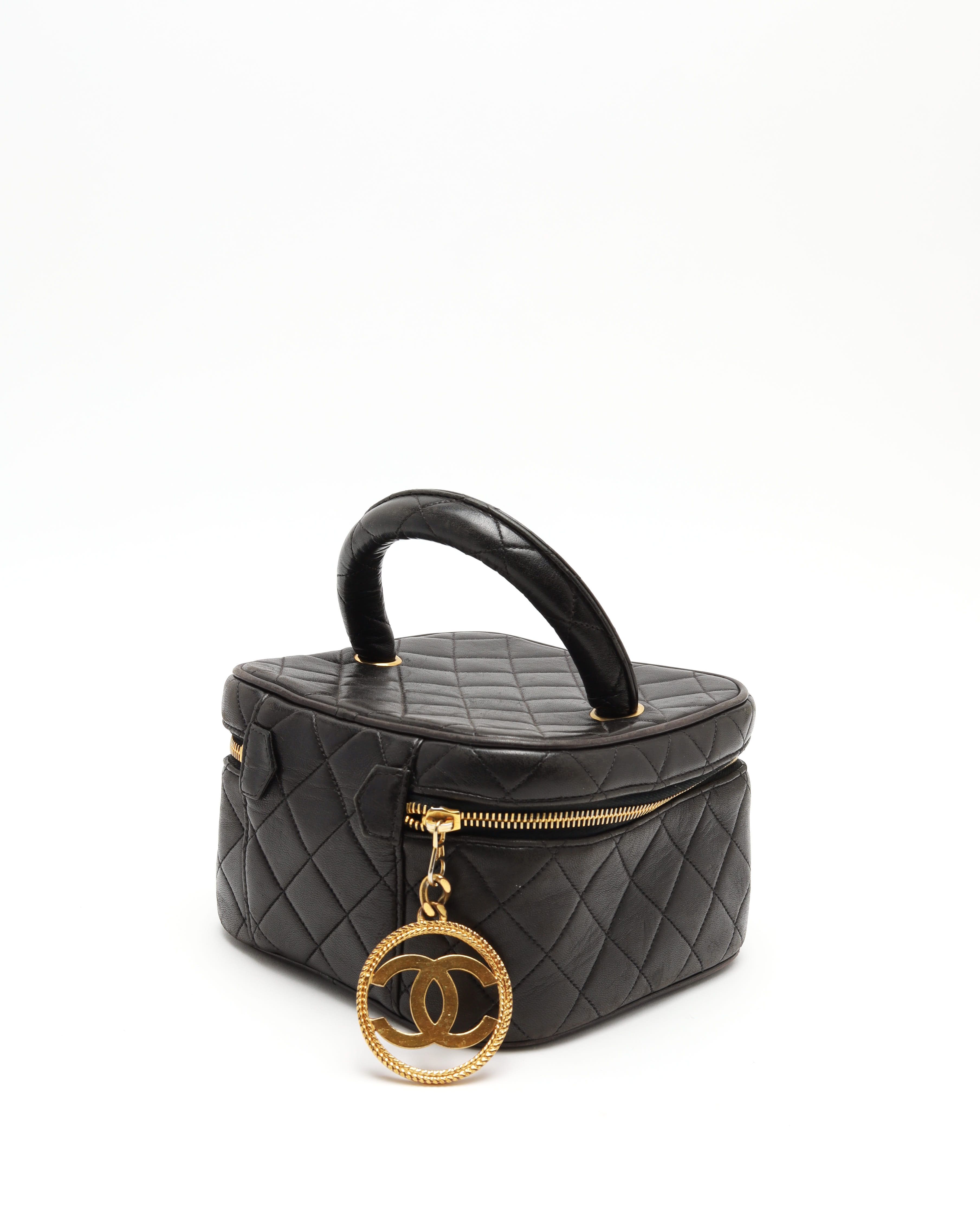 CHANEL Pre-owned Lambskin Vanity Case In Black