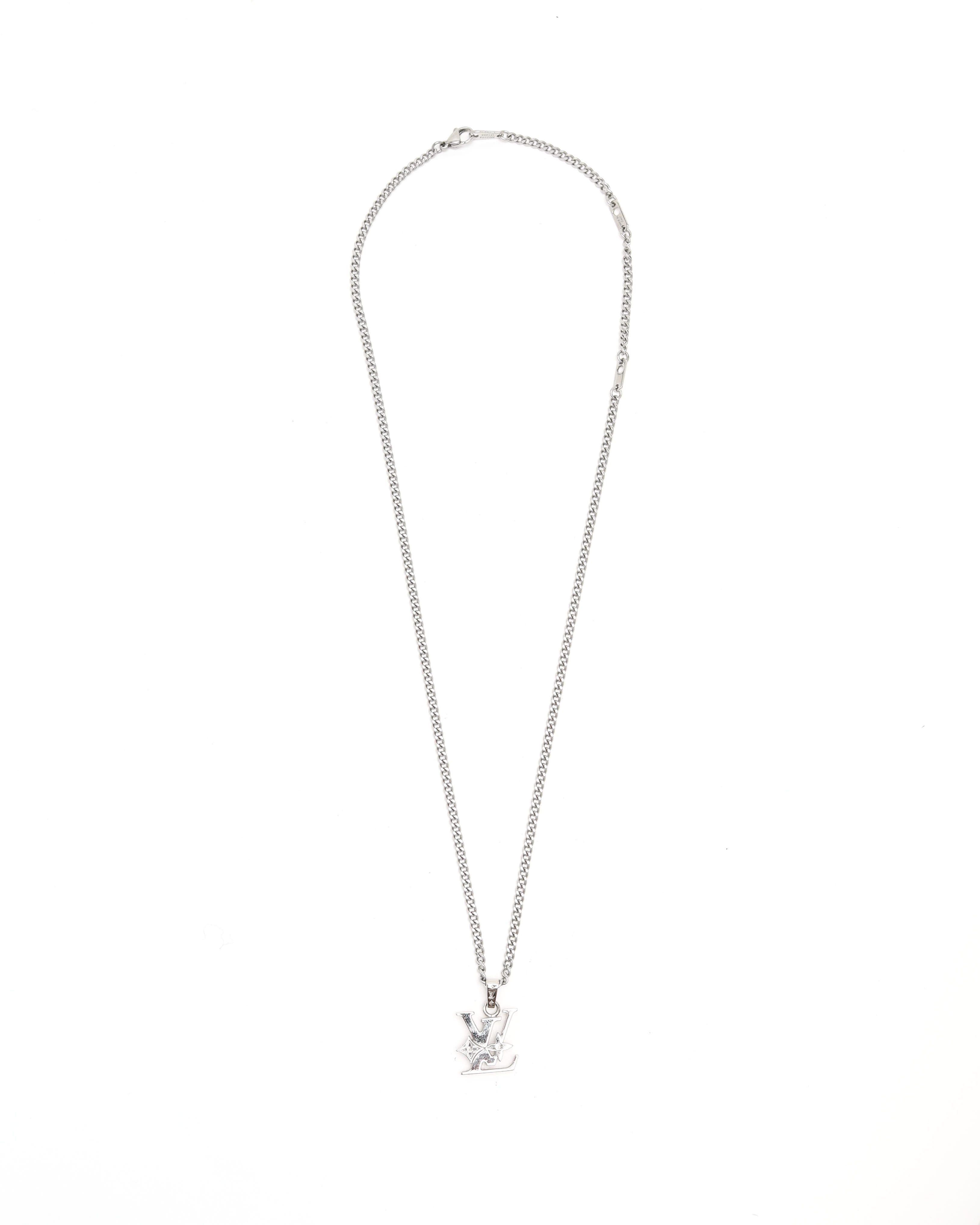 Pre-owned Louis Vuitton Monogram Row Pendant Necklace In Silver