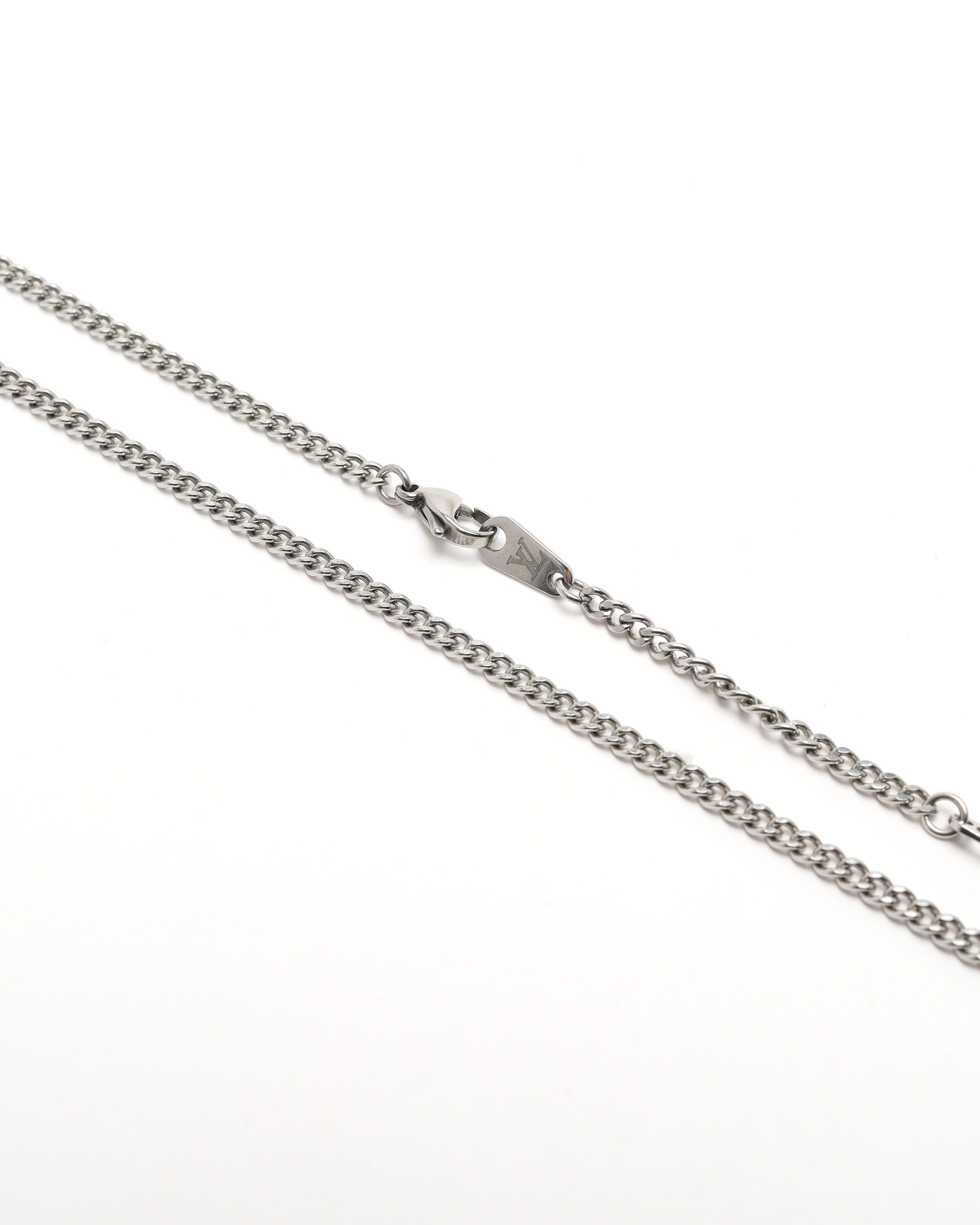 Pre-owned Louis Vuitton Monogram Row Pendant Necklace In Silver