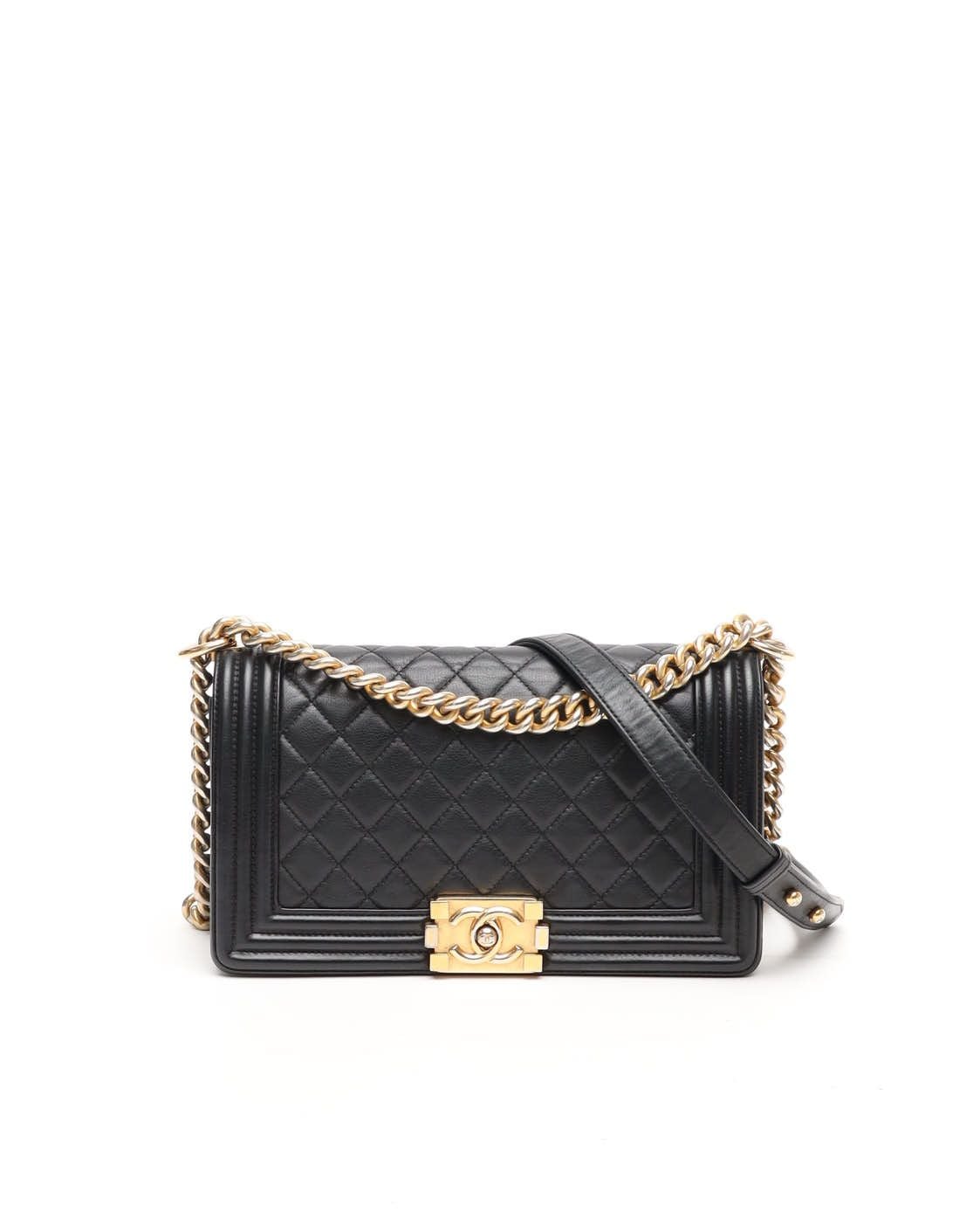 Click to view more detailed imagery on our partner's website Pre-owned Chanel Medium Boy Bag In Black