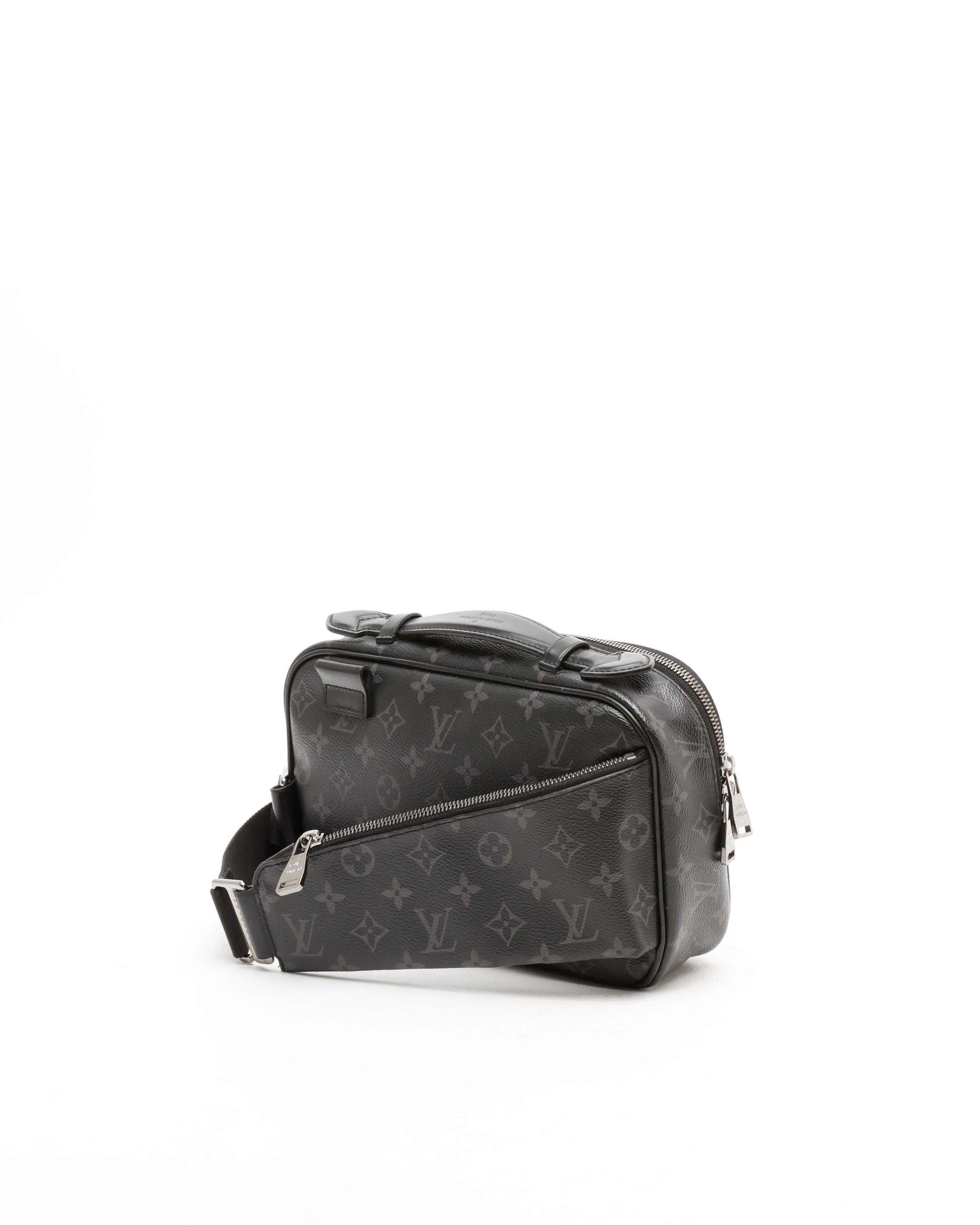 Pre-owned Louis Vuitton Monogram Eclipse Discovery Bumbag In Black
