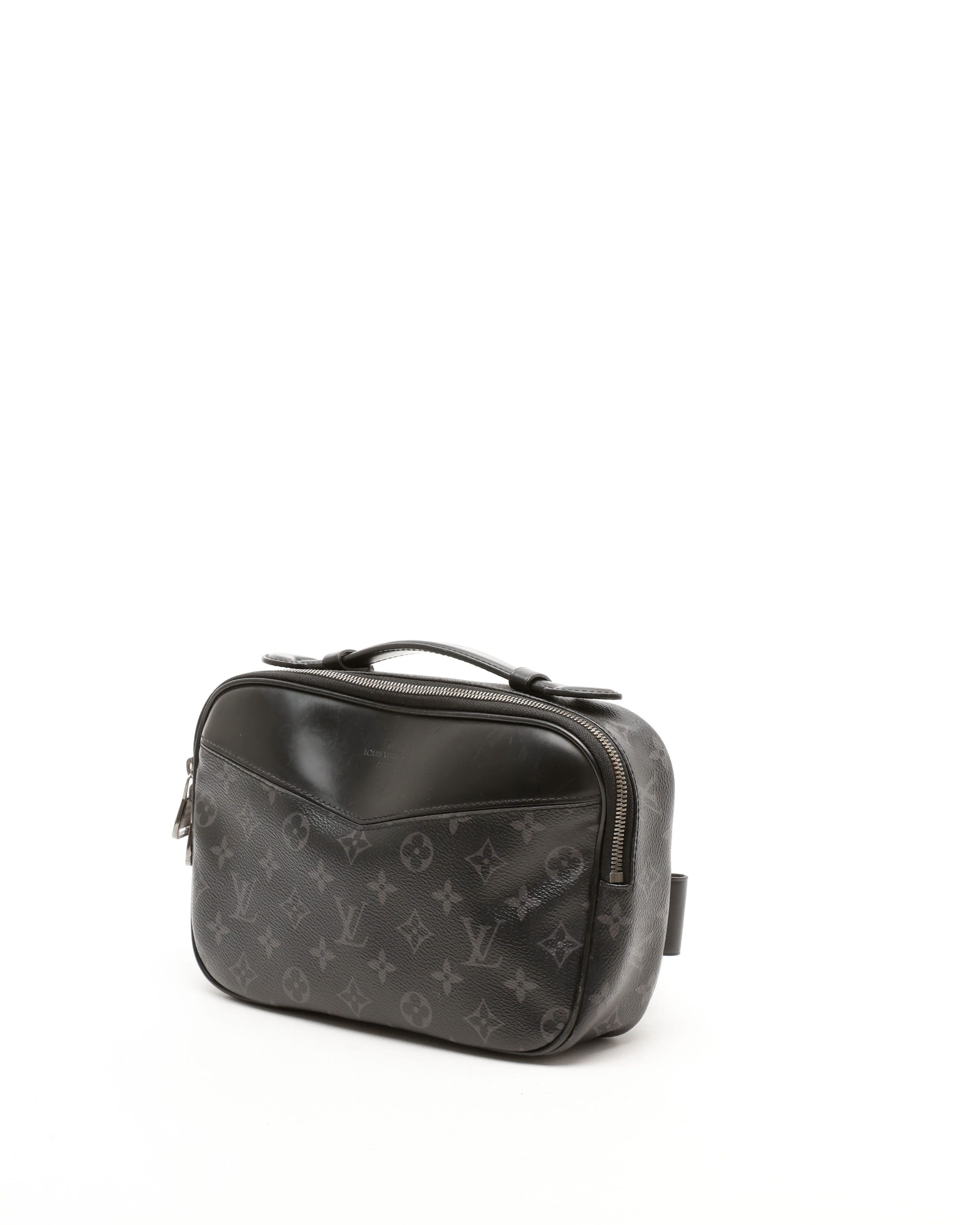 Pre-owned Louis Vuitton Monogram Eclipse Discovery Bumbag In Black