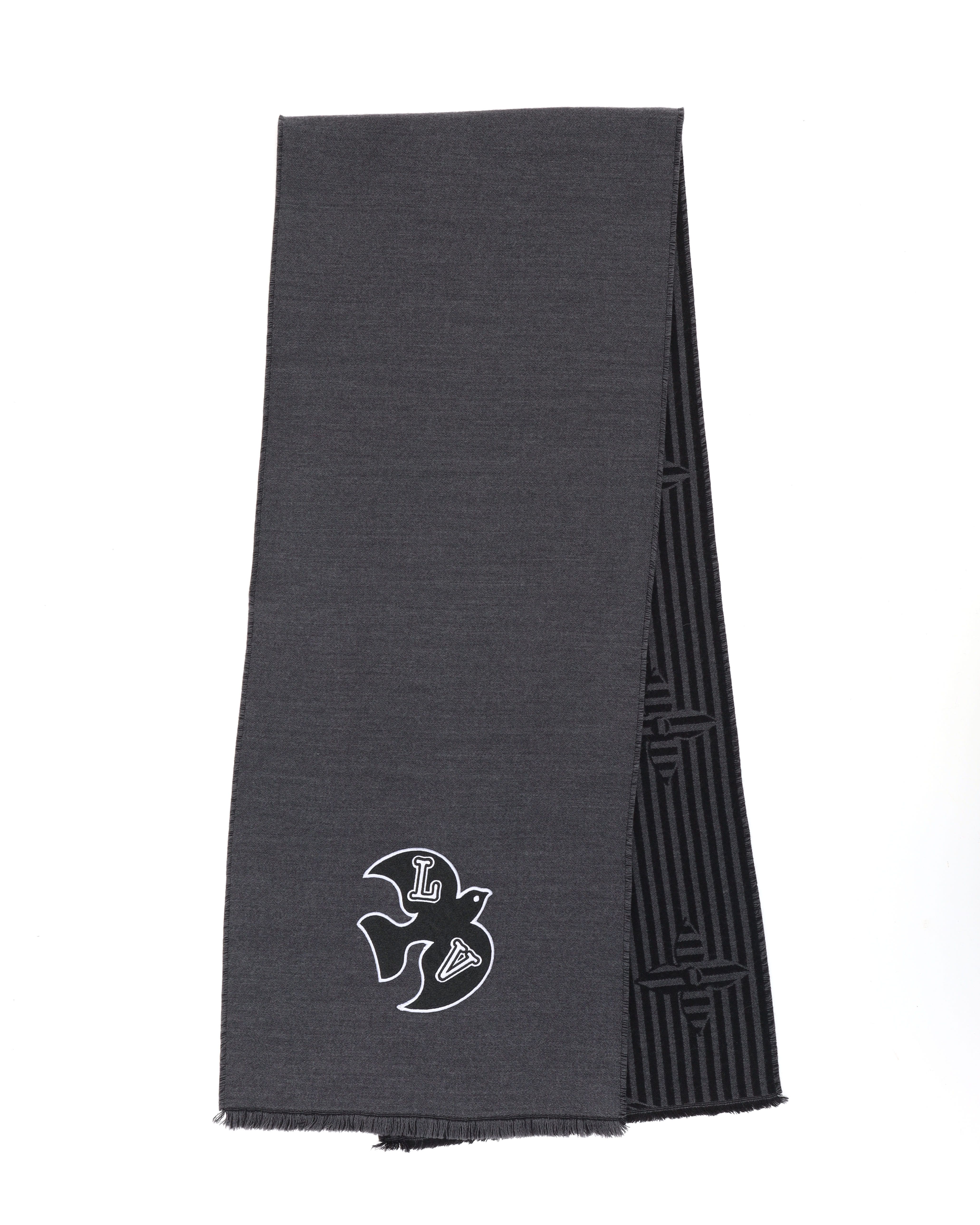 Pre-owned Louis Vuitton Harmony Scarf In Gray