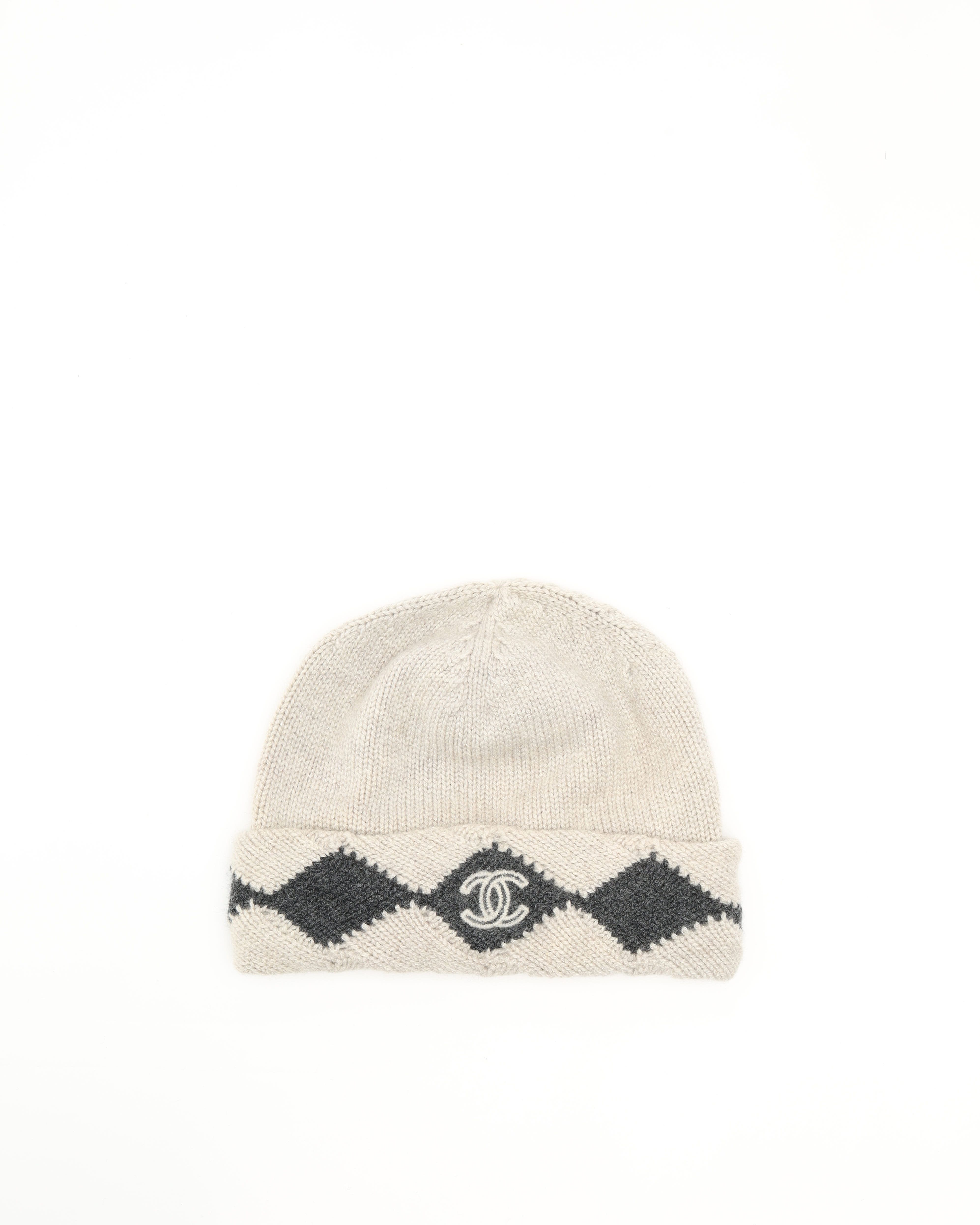 Pre-owned Chanel Cashmere Knit Beanie In Sand
