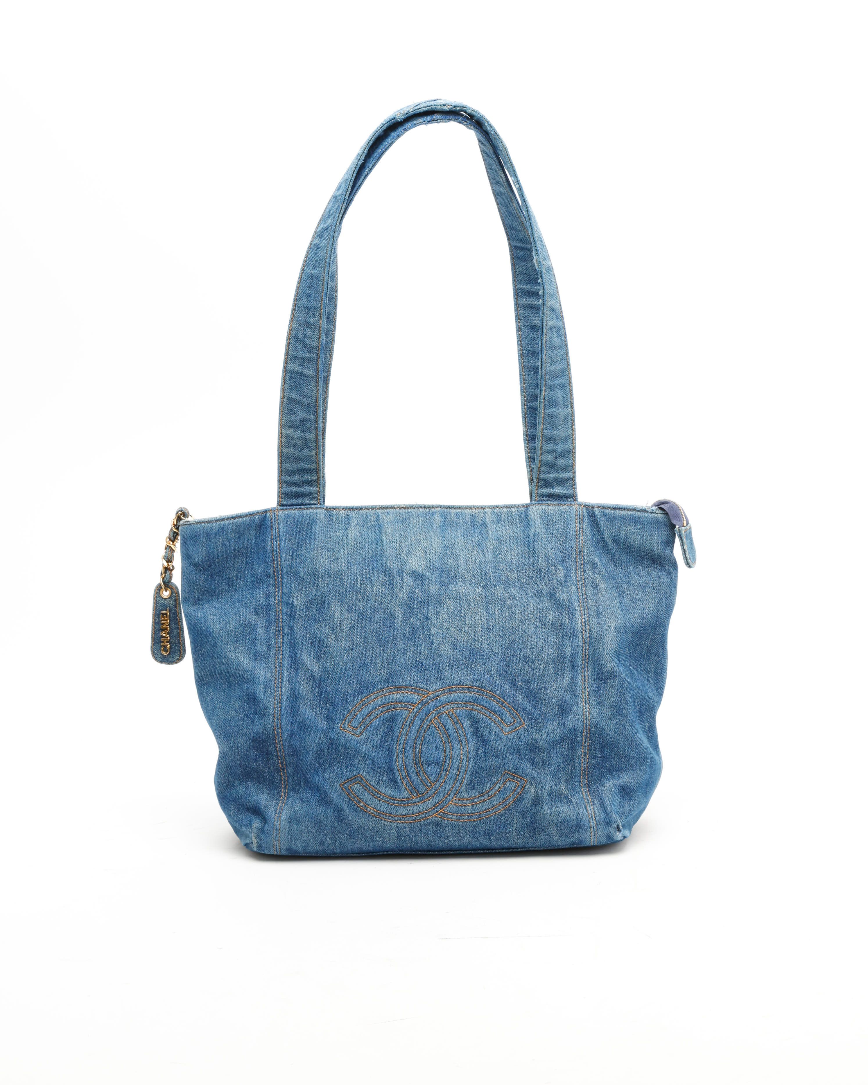 Pre-owned Chanel Cc Denim Tote Bag In Blue