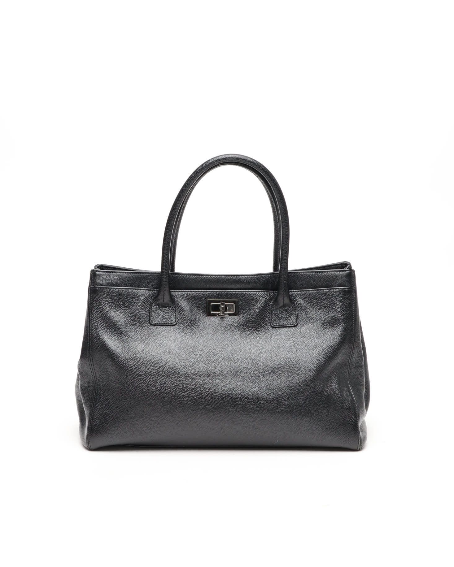 Click to view more detailed imagery on our partner's website Pre-owned Chanel 2.55 Executive Tote Bag In Black
