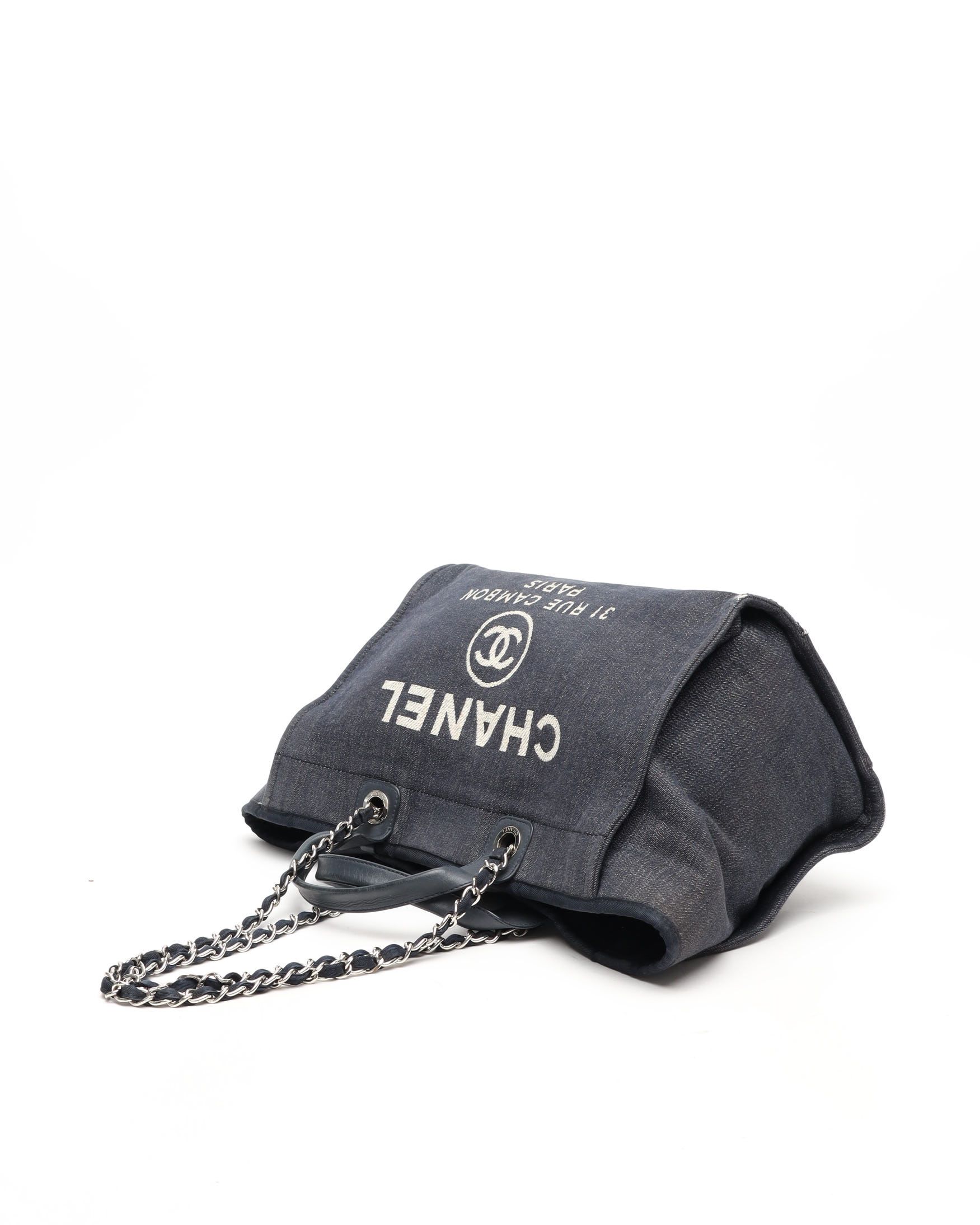 Pre-owned Chanel Denim Deauville Mm Tote Bag In Blue
