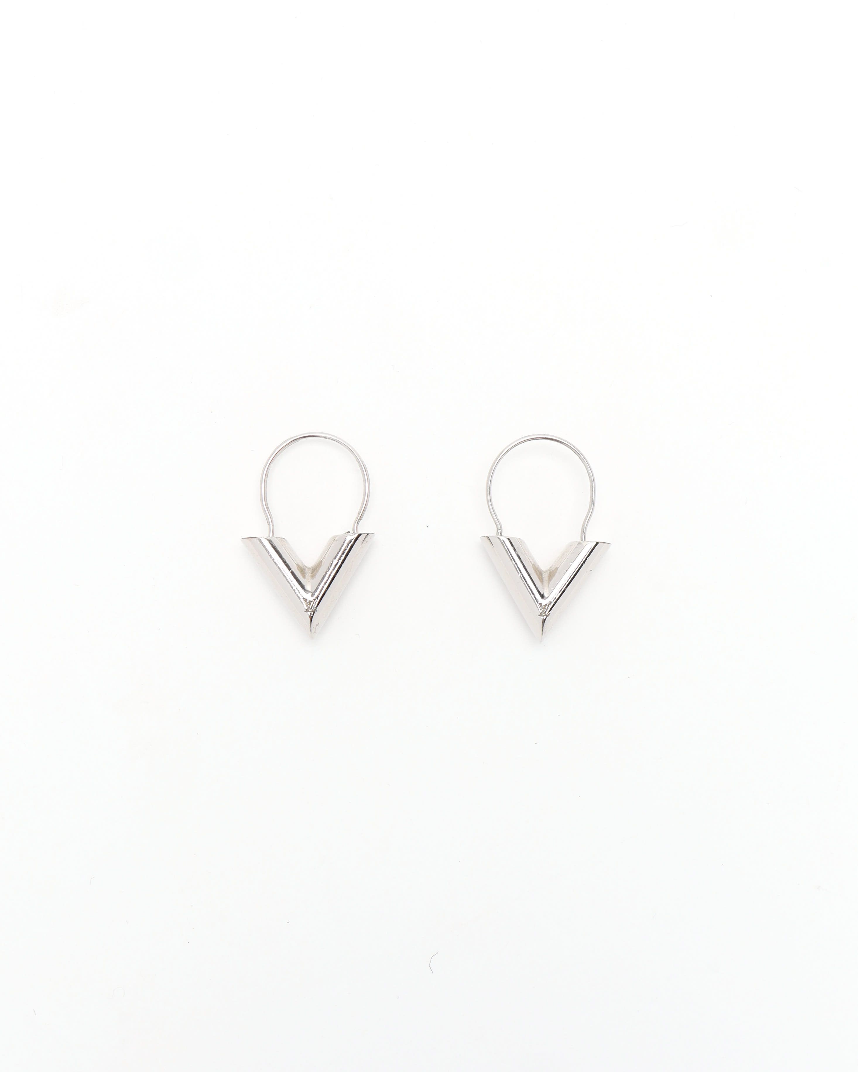 Pre-owned Louis Vuitton Essential V Hoop Earrings In Silver