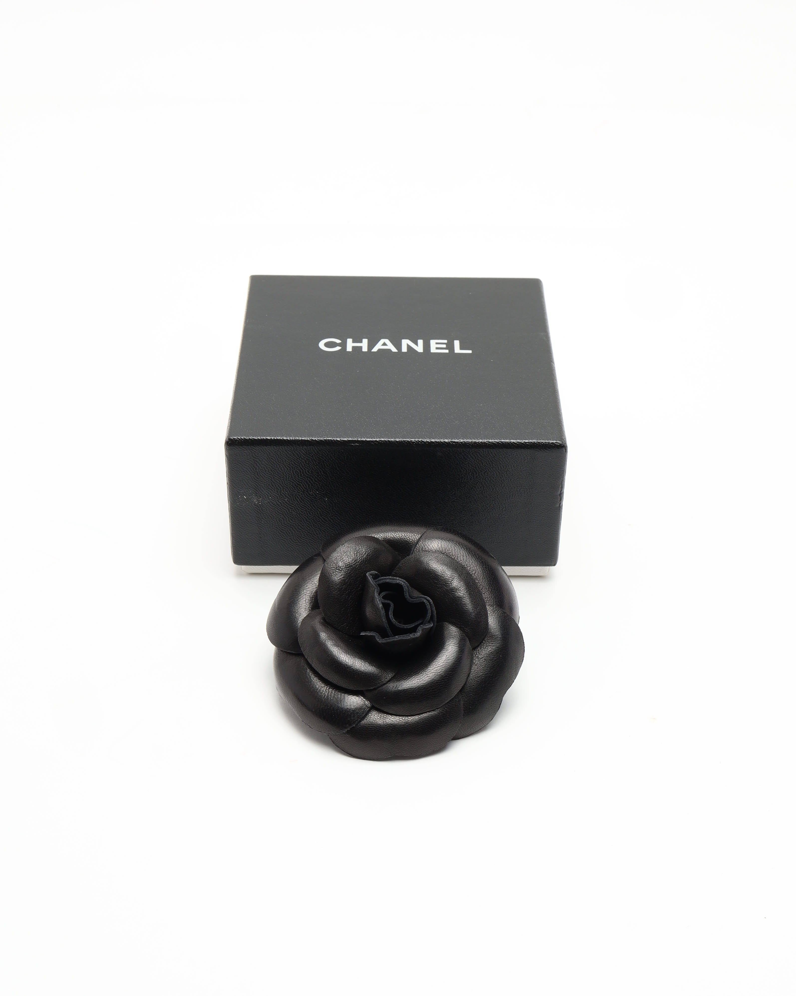 CHANEL Pre-owned Camellia Leather Corsages Brooch In Black