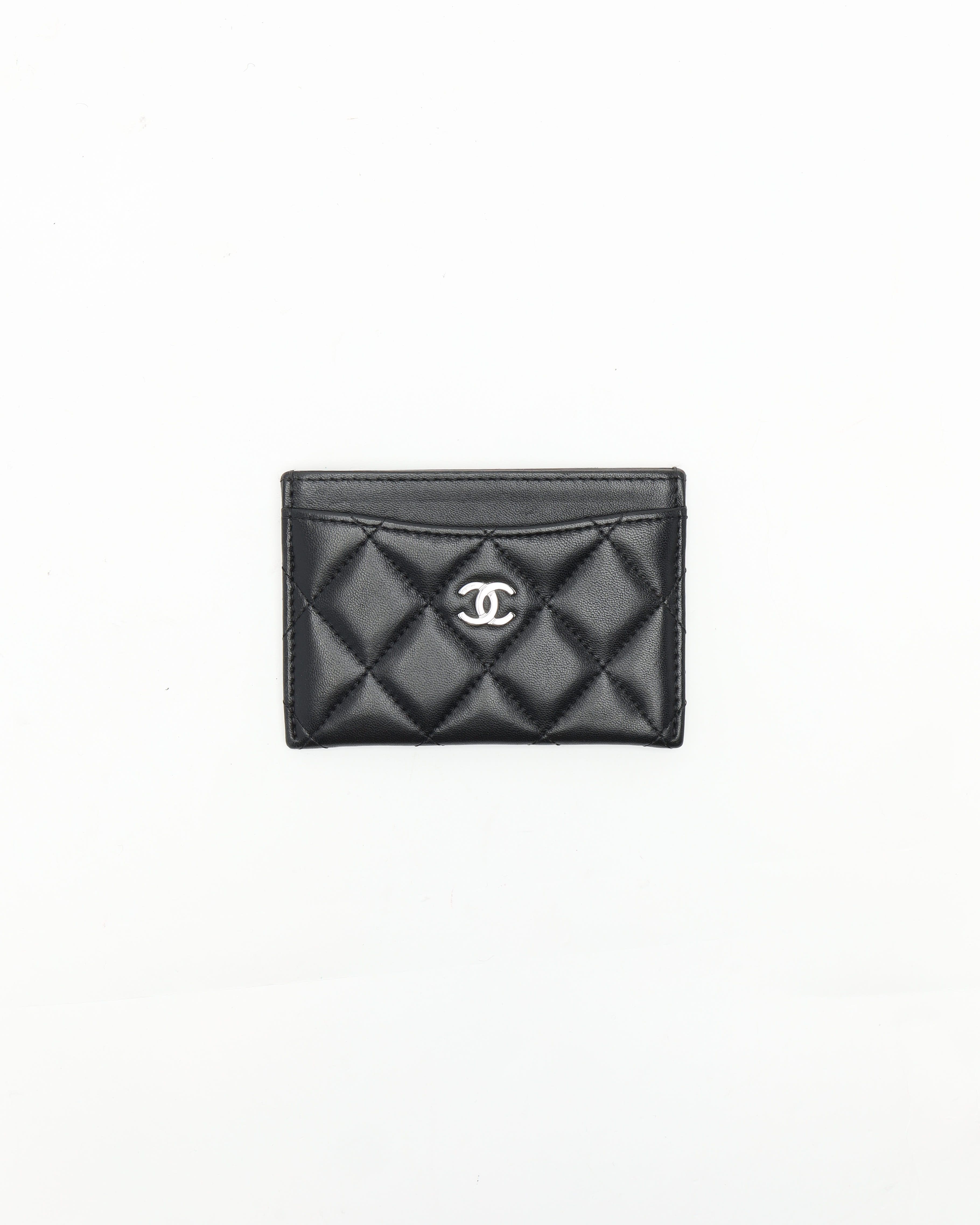 Pre-owned Chanel Matelasse Card Holder In Black