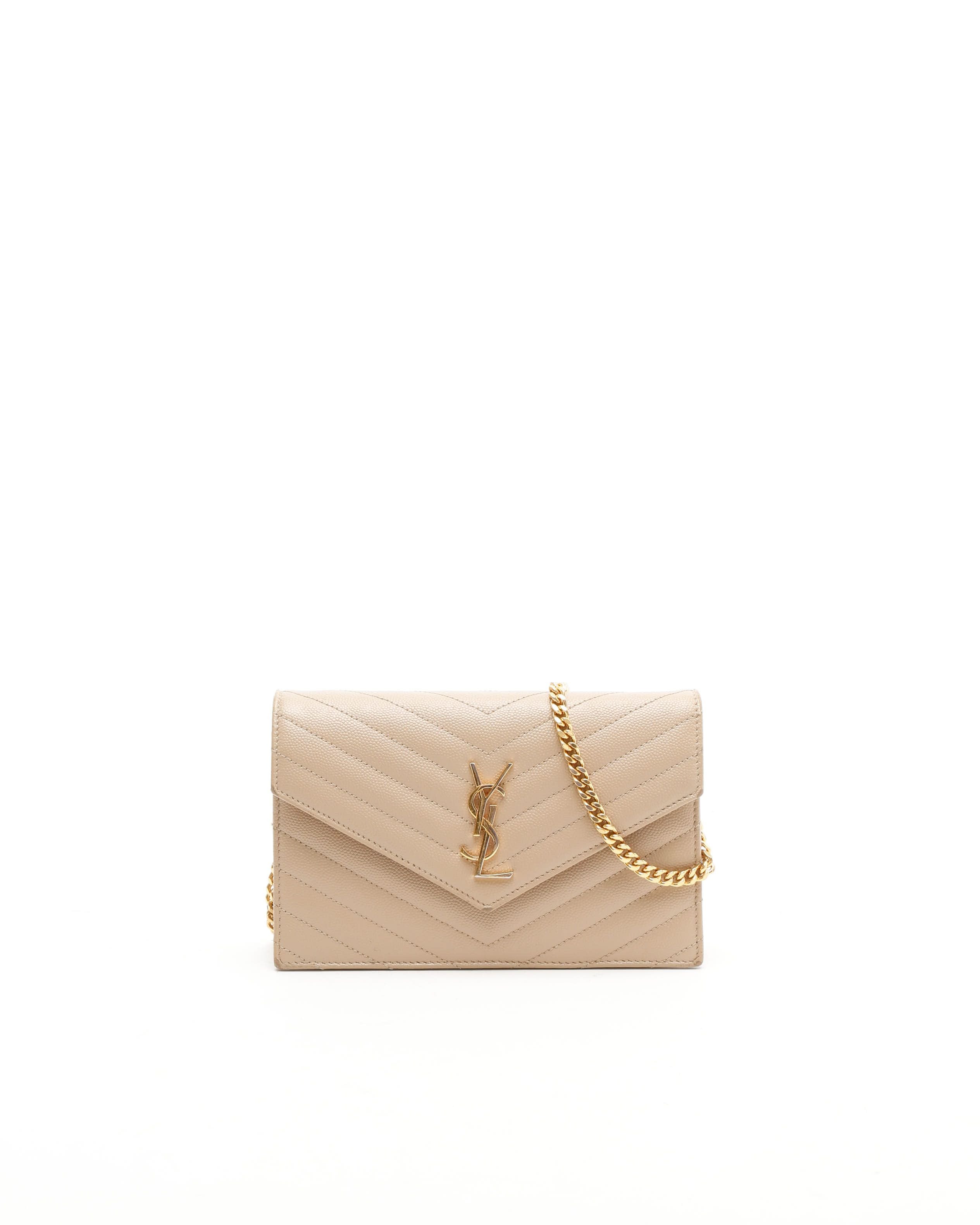 Saint Laurent CASSANDRE ENVELOPE IN GRAIN DE POUDRE Wallet on Chain