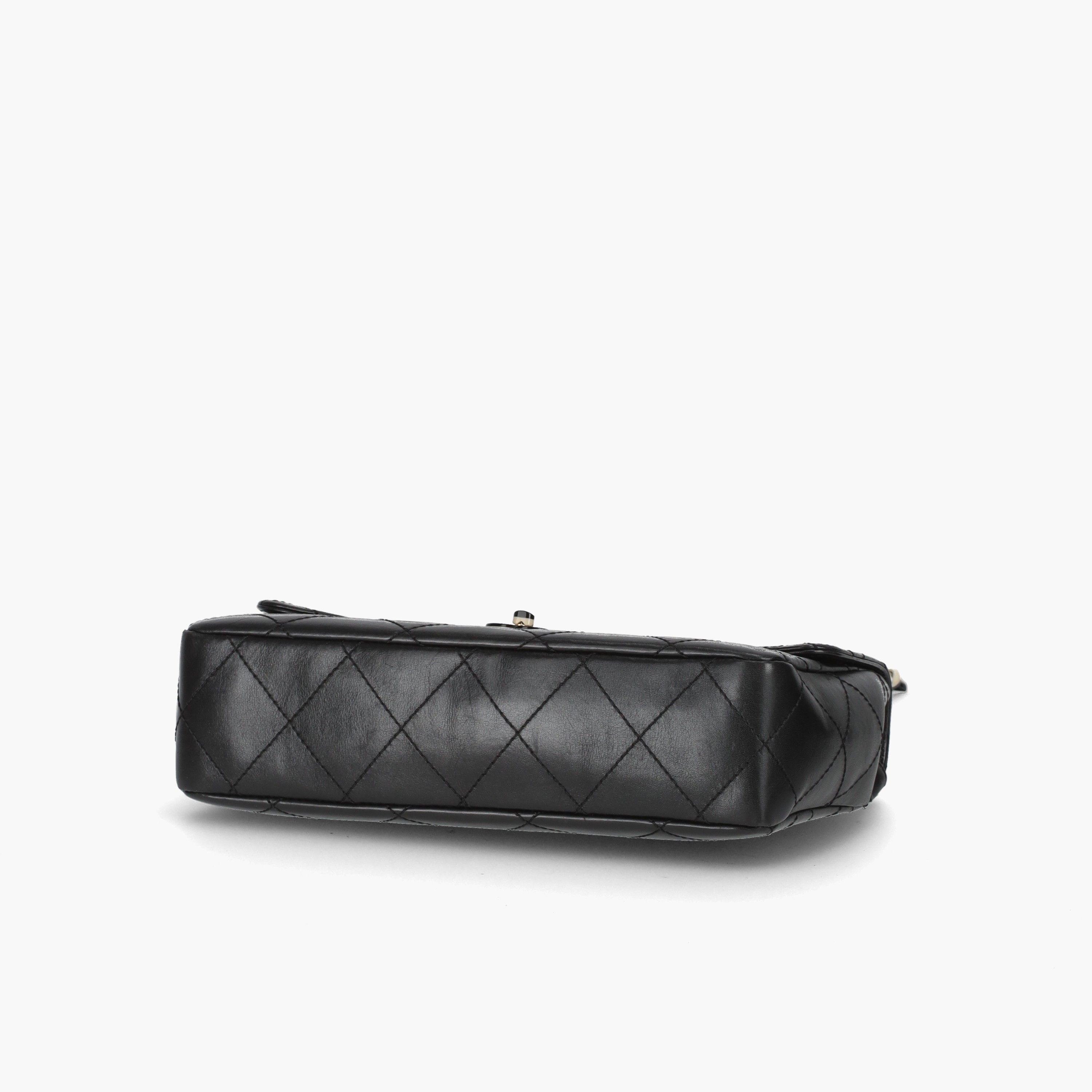 Pre-owned Chanel Matelasse Plastic Chain Flap Bag In Black