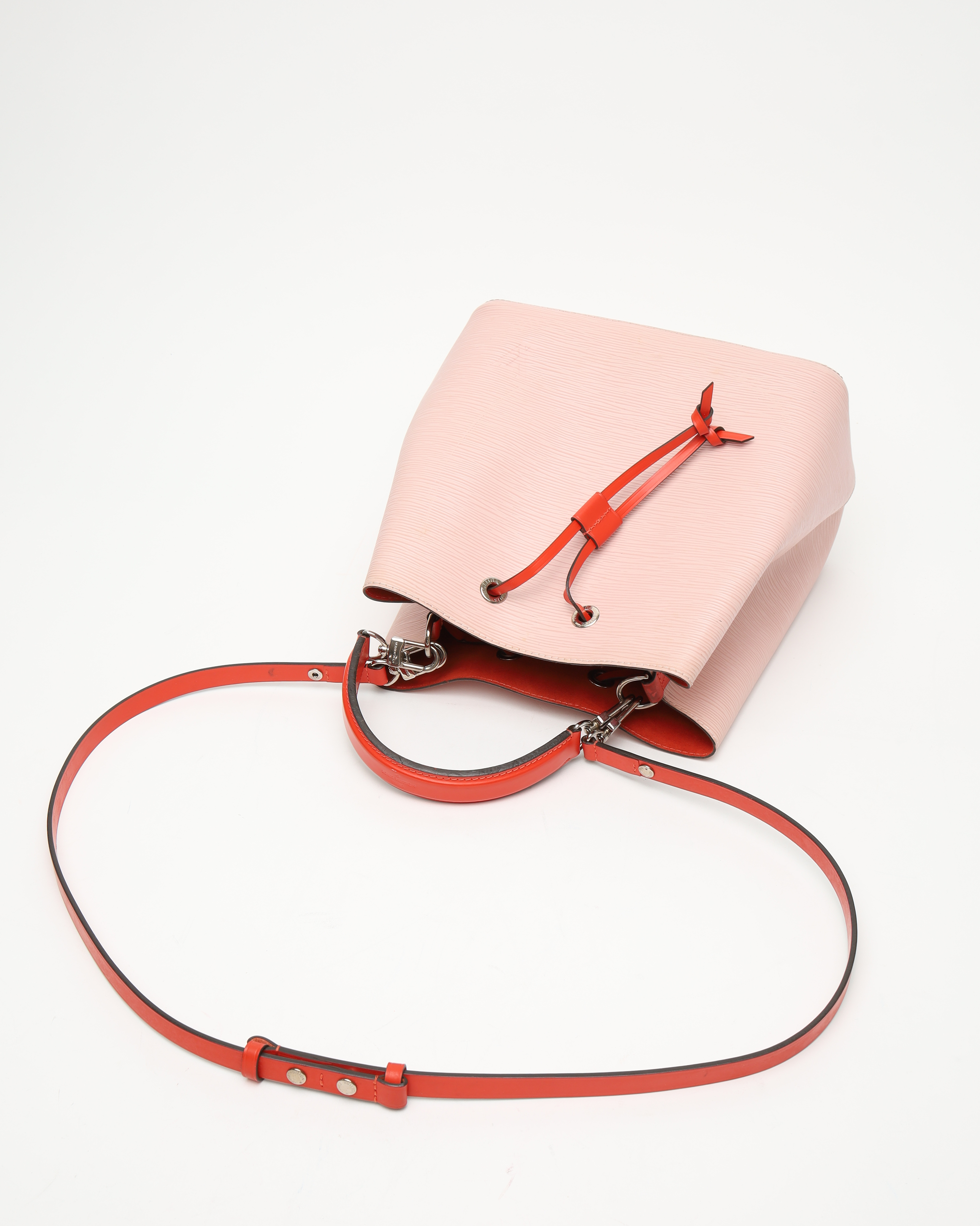 Pre-owned Louis Vuitton Epi Néonoè Bag In Pink