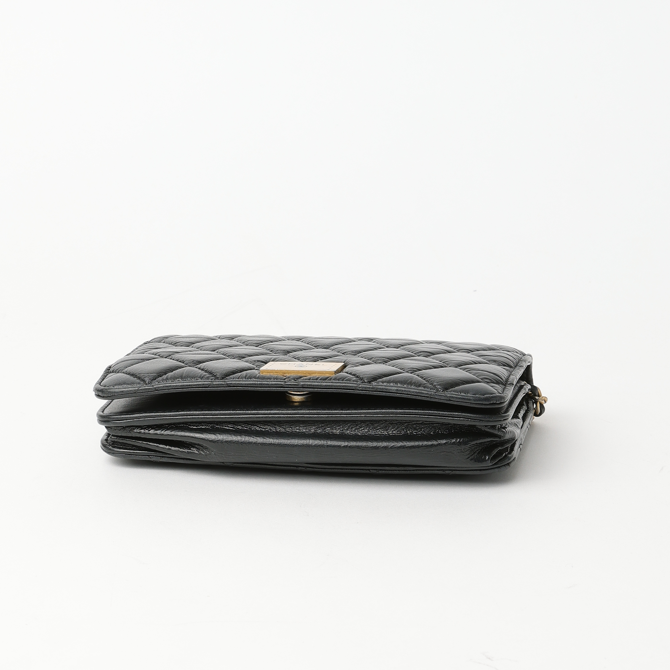 Pre-owned Chanel Quilted Leather Wallet On Chain