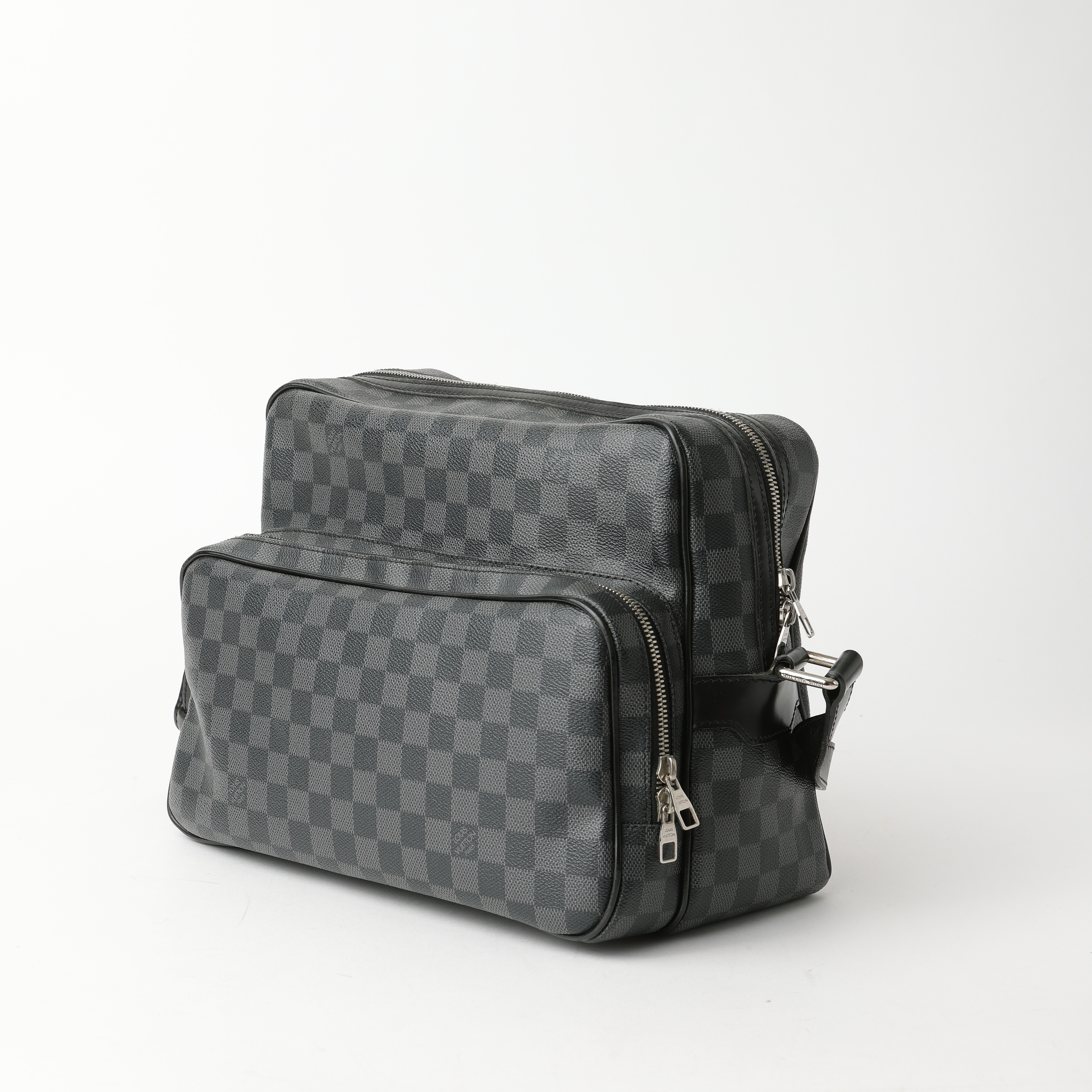 Pre-owned Louis Vuitton Damier Graphite Leoh Messenger Bag